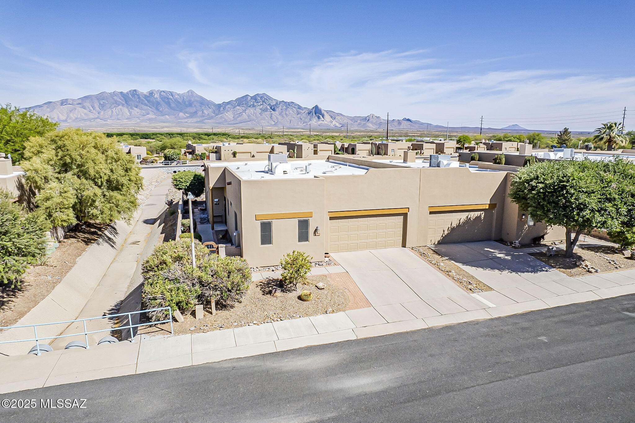 4043 S Golden Lynx Road