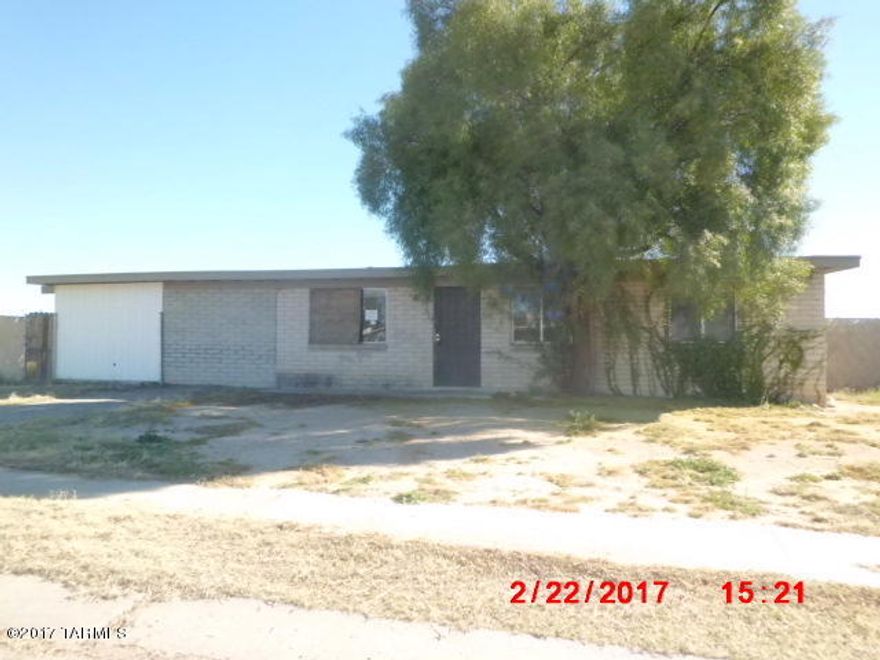 Wonderful opportunity to own this home which offers 3 bedrooms, 2 baths plus a very large family room (rec room) and office or den area. The back yard is spacious and the covered patio on the side has plenty of room for entertaining. Come see it today.