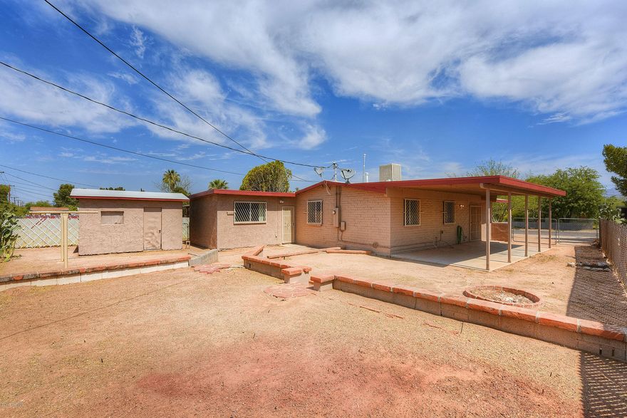 Seller will accept or counter offers between 139,900.00 and 149,900.00 dollars. Central location, close to shopping and bus line. This four bedroom two bath home boast of new carpet. Nice open floorplan, family room with fire place makes for a nice area to entertain. The large lot with a storage shed is another great plus to this home. Show and Sell today.