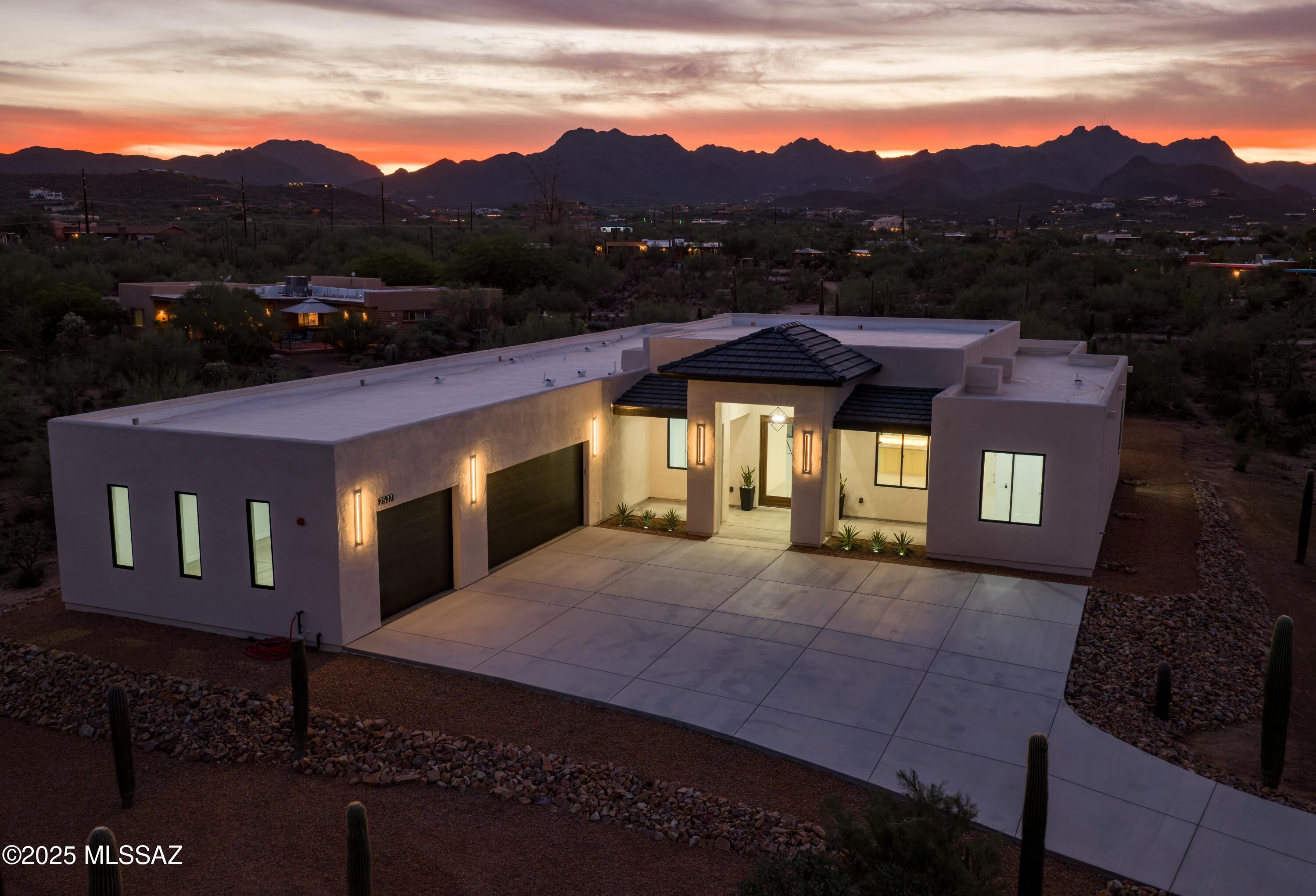 2537 N Lloyd Bush Drive