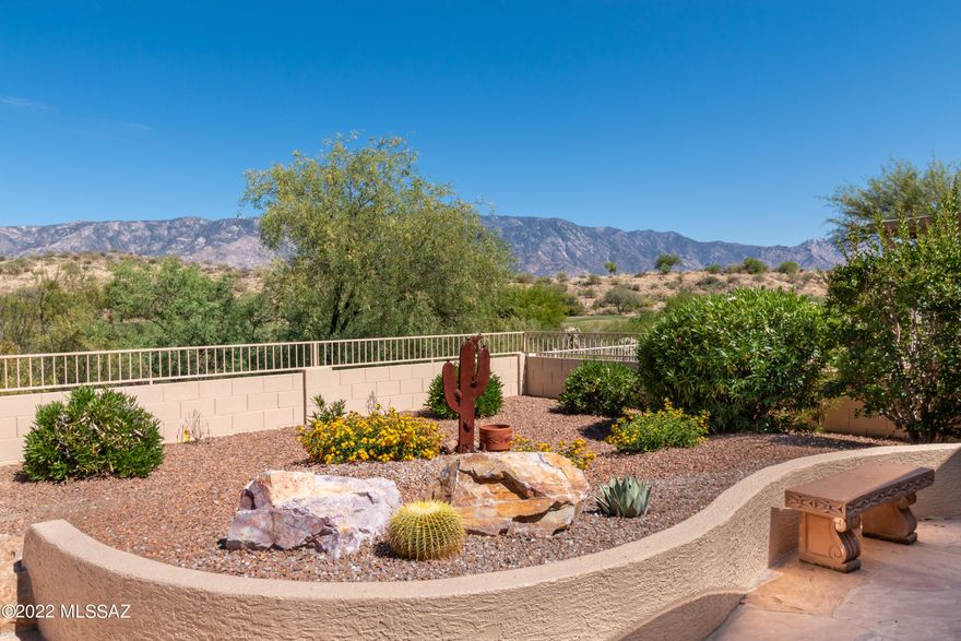 Magnificent Unobstructed Catalina Mountain Views and Distant Golf Course Views of the 3rd Green of
the Mountain View Golf Course! This Expanded Sedona Floor Plan has 2 bed + den/3rd bedroom with a 
2 Foot Extension on the Bedroom Side. Garage is Extended 8 ft Giving Lots of Room for Storage. Kitchen is Updated with Hickory Cabinets, Granite Counters, Stainless Steel Appliances, Gas Range,
and Island. Updated Landscaping and New Irrigation System. Enjoy the Tranquil Patio Setting With Gas Firepit, Waterfall and Built-In Gas Grill/BBQ Outdoor Kitchen. Furniture Available on Separate Bill of Sale. Welcome to Saddlebrooke Lifestyle Living with 63 Holes of Golf, Tennis, Pools, Fitness, Restaurants and More!