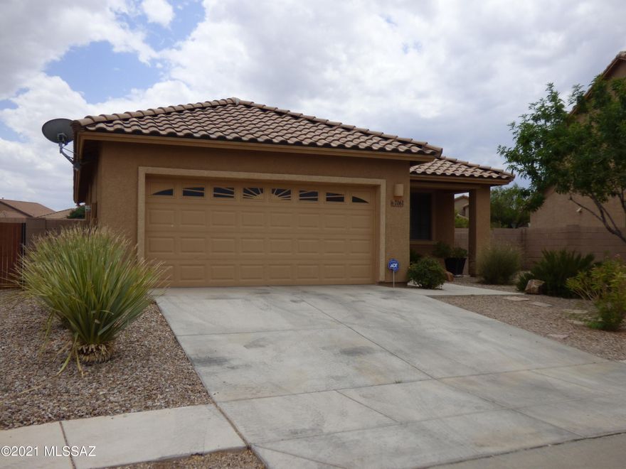 VERY NICE 3 BEDROOM, 2 BATH HOME IN SW LOCATION WITH COVERED PATIO AND LARGE BACKYARD! HAS STAINLESS STEEL APPLIANCES AND KITCHEN GRANITE COUNTERS, BEAUTIFUL VINYL PLANK FLOORING AND WARM COLORS THROUGHOUT! MAKE THIS YOUR NEW HOME TODAY!