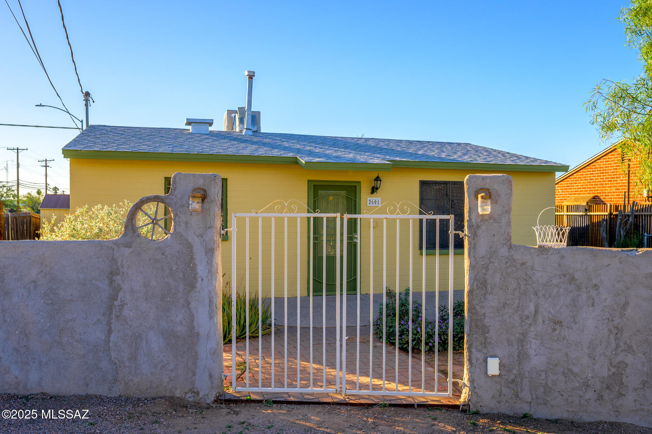 2601 N Calle De Romy