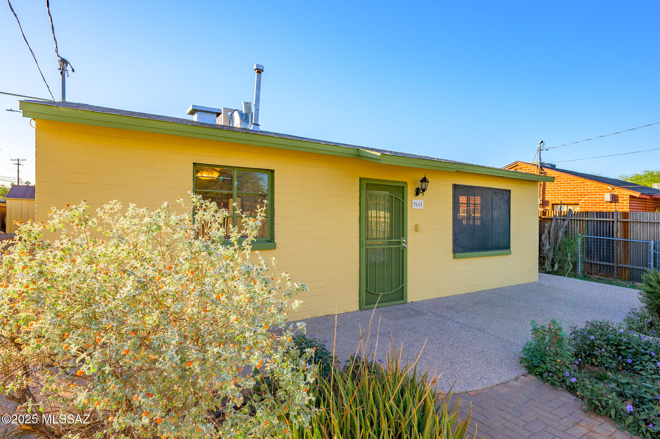 2601 N Calle De Romy