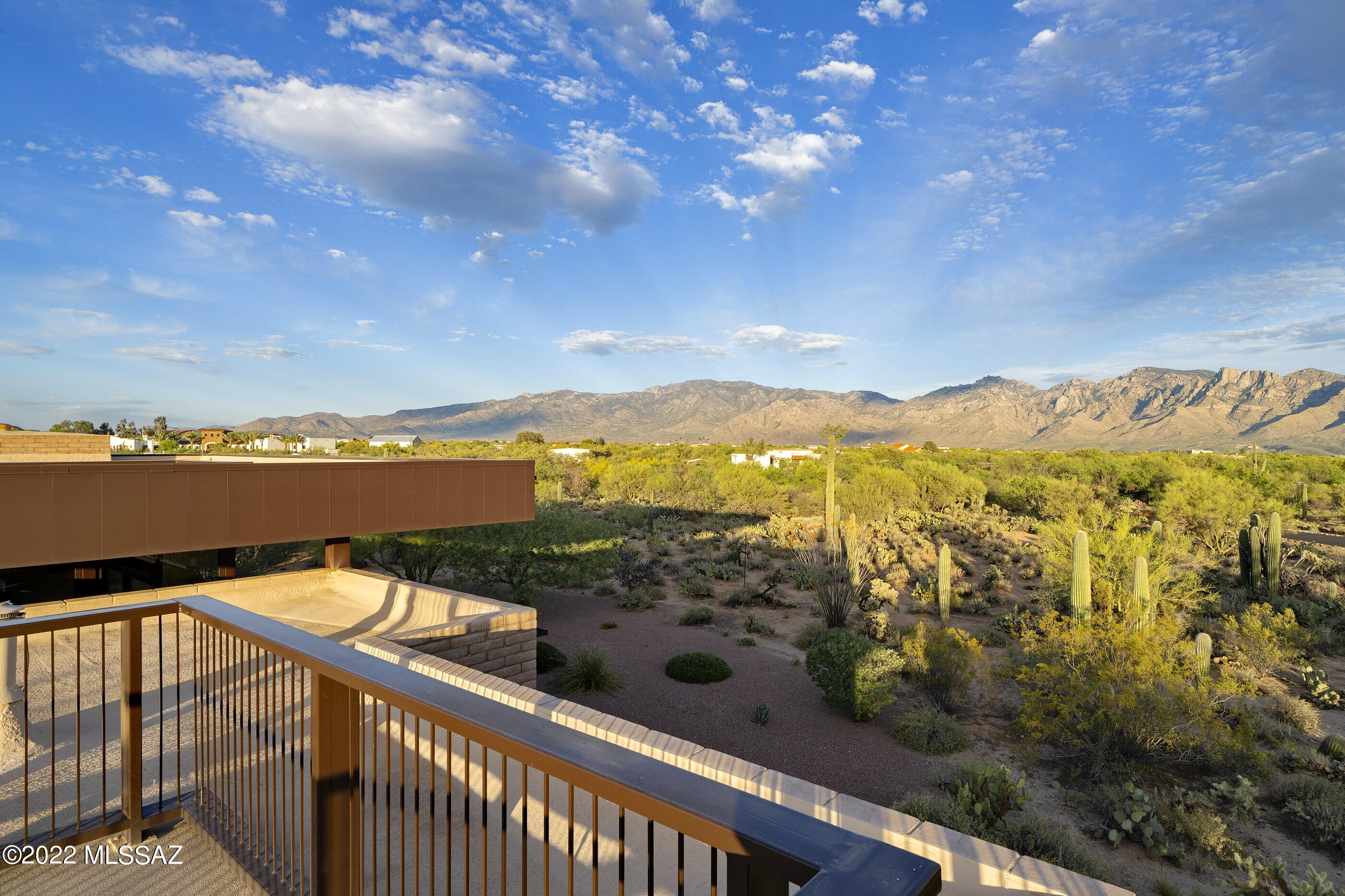 La Cholla Airpark - Residential
