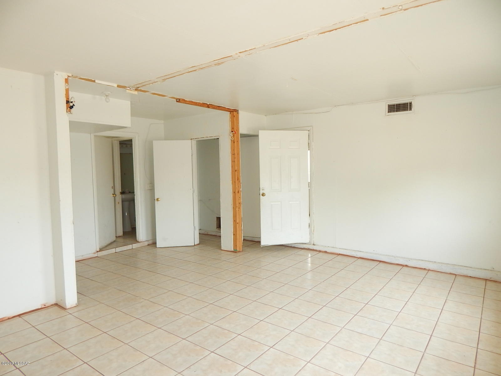 Mission West (1-370) - Residential