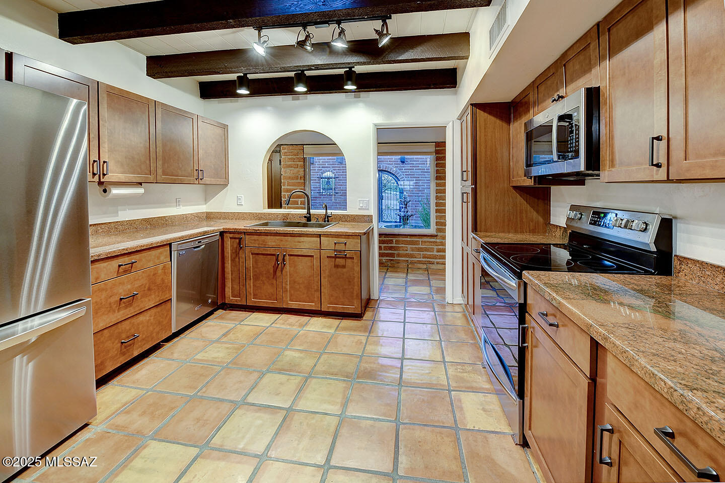 909 W Mission Twin Buttes Road