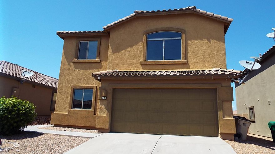 This well maintained, super clean, move-in ready home has Brand New Ceramic tile installed in Kitchen/Bathrooms, Home Warranty, New Frigadaire Dishwasher, New Carpet throughout, Entire home Freshly Painted, new Door/Kitchen Knobs on all Cabinetry. Spacious open floor plan includes a loft/den w/vaulted ceilings and formal dining, interior of living area opens to landscaped rear yard with low-maintenance Synthetic Grass. Don't forget to take a look at the fantastic community including pools, water-park, workout facilities, tennis,volleyball and so much more!!