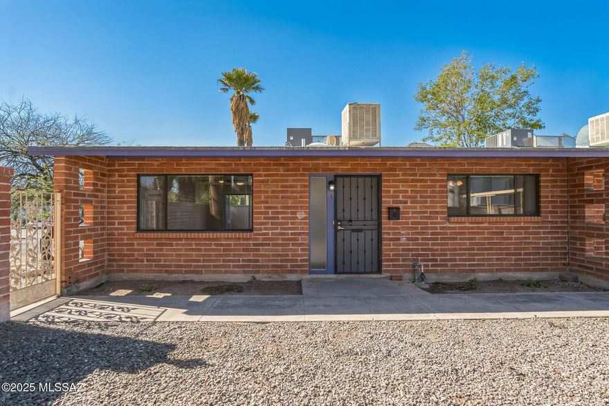 Perfect opportunity to own a performing multi-unit near the University! This four-plex is comprised of four 2 bed, 1 bath units that have been recently remodeled. Updates include new flooring, new cabinets, and adding stainless steel appliances.  Other amenities include a private enclosed front courtyard, covered parking, and an onsite laundry facility.
Don't miss out!