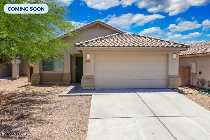 This Reszi home has a spacious open floor plan, 3bd/2bath, neutral tile floors, soothing palette, window blinds, & vaulted ceilings. Patio access from the family room. Stylish kitchen counters, breakfast bar, pantry, & plenty of wood cabinets. Easy home to make your own. Plush carpet in all bedrooms, ample closets, 2 baths, & an interior laundry room. The large backyard offers decorative stone & is waiting for your dream desert oasis. Easy access to Shopping, I-19, & Casino!