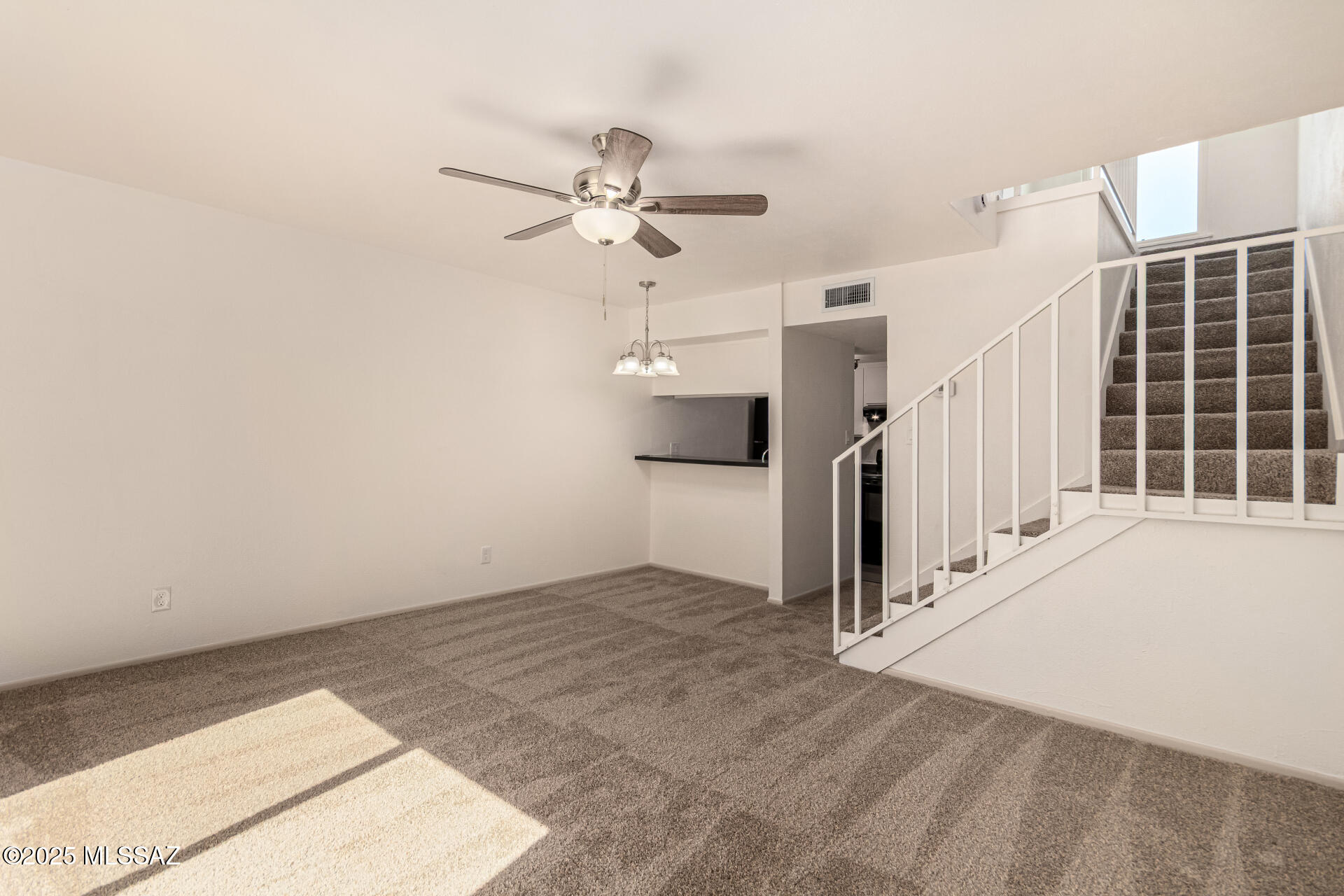 1600 N Wilmot Road 302