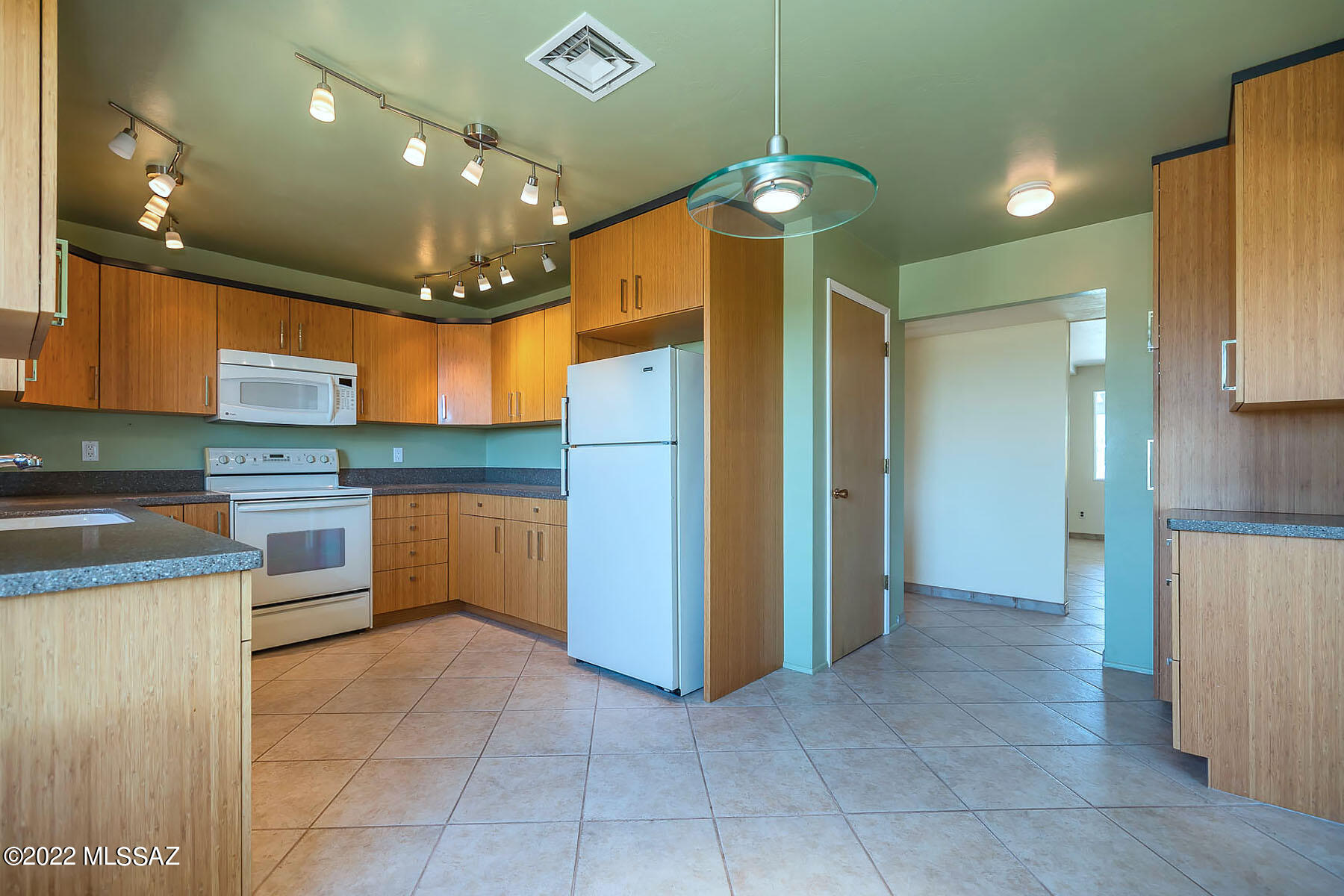 Shadow Roc (81-141) - Residential