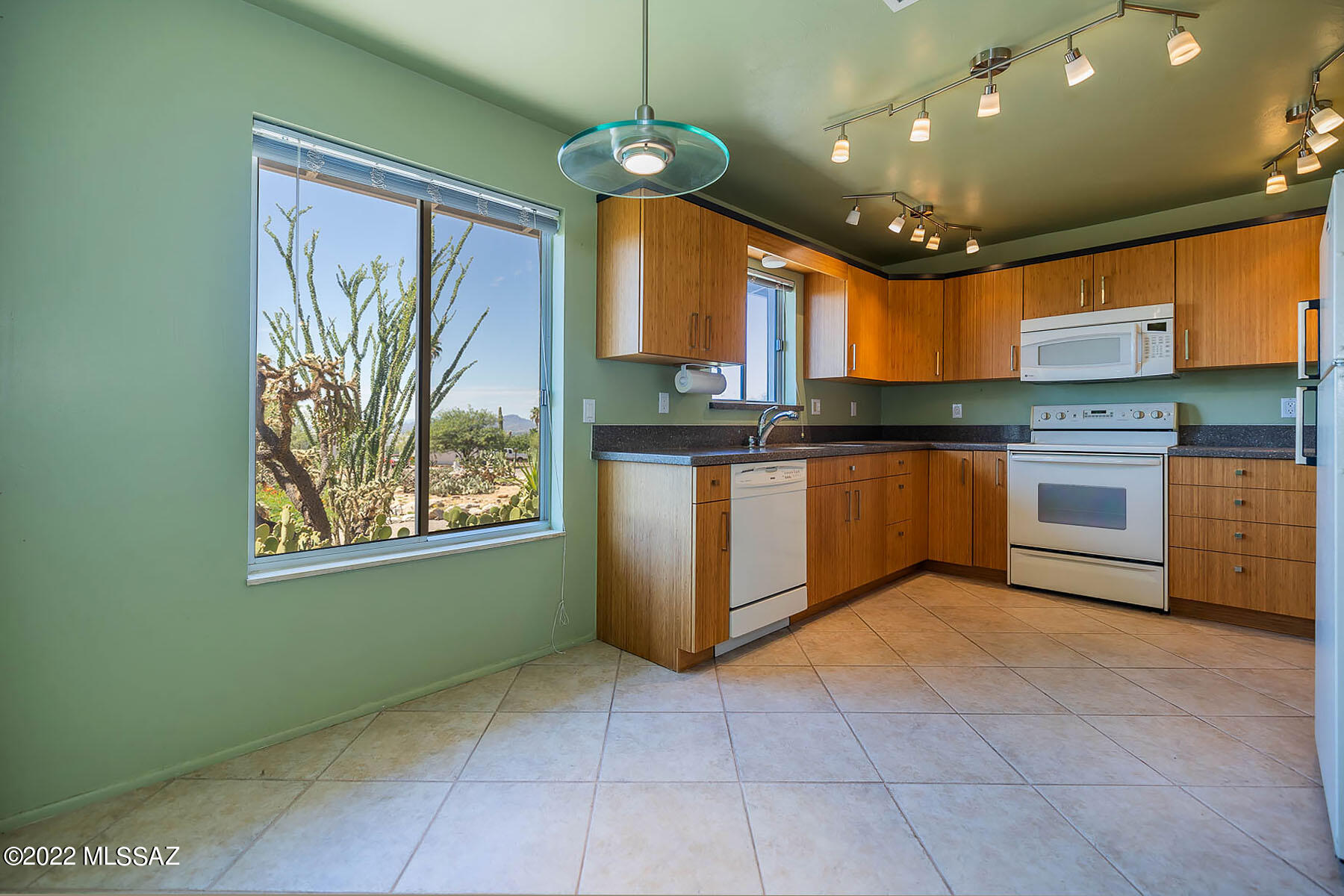 Shadow Roc (81-141) - Residential
