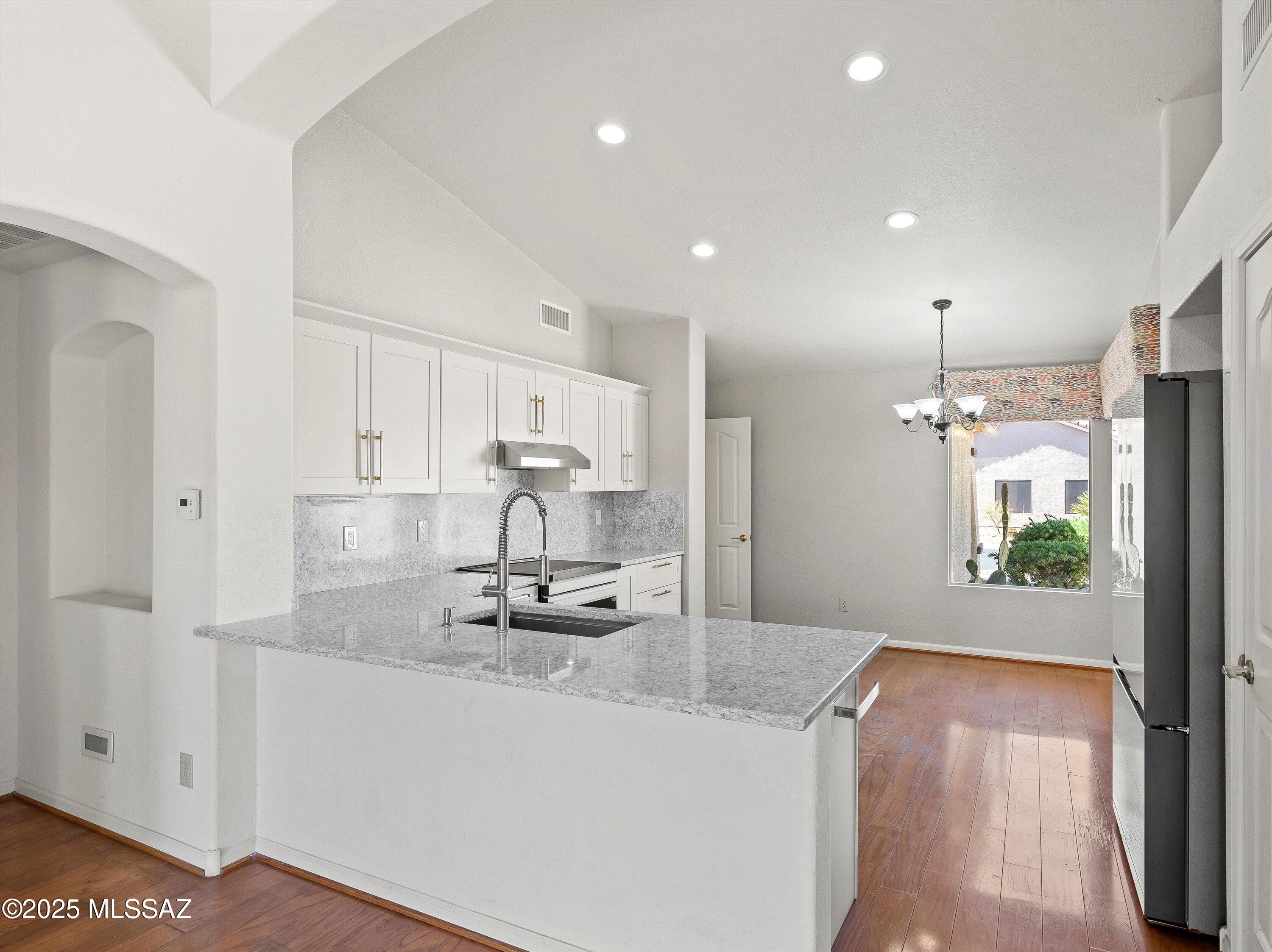 2244 E Bluejay Bluff Lane