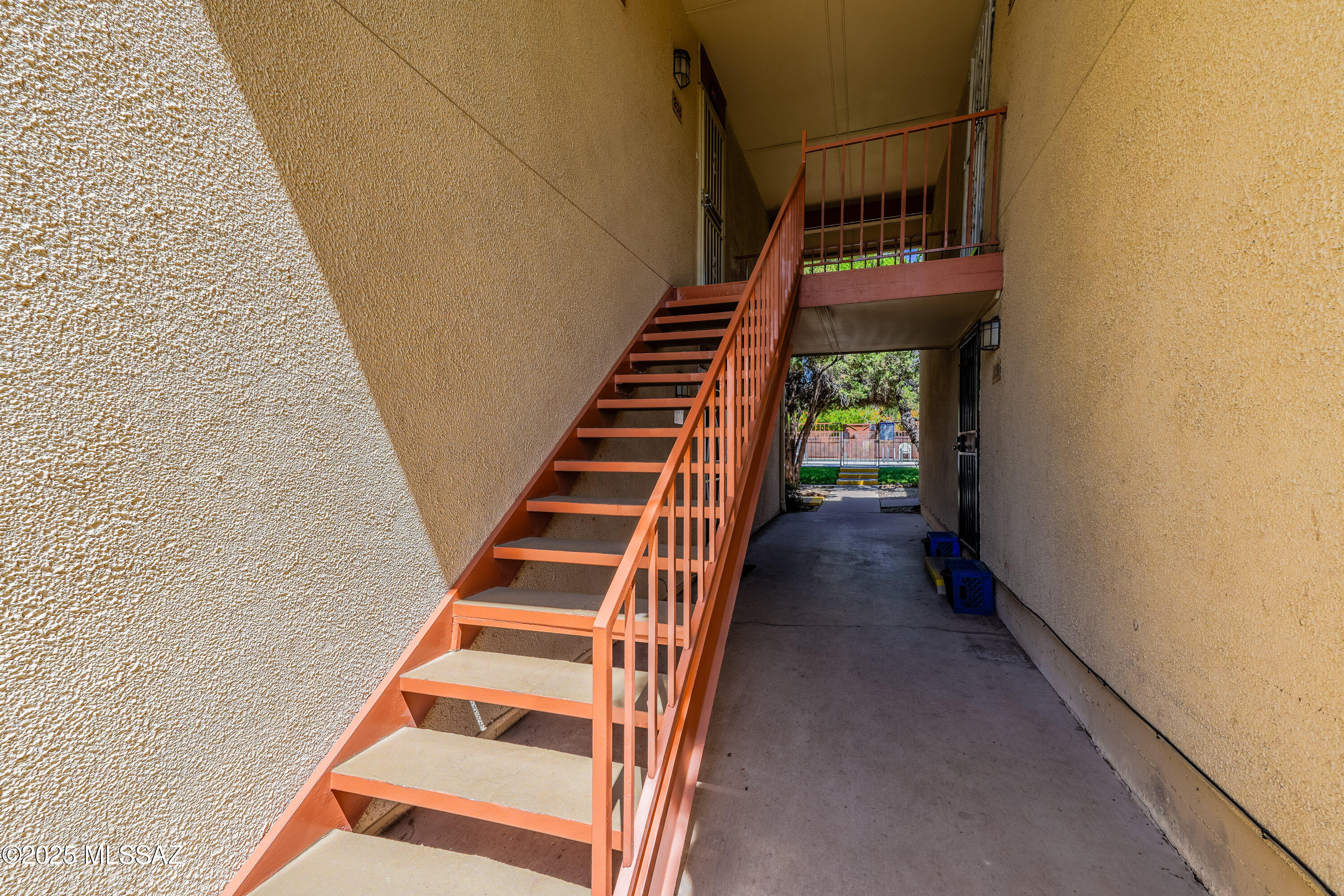 1600 N Wilmot Road 208