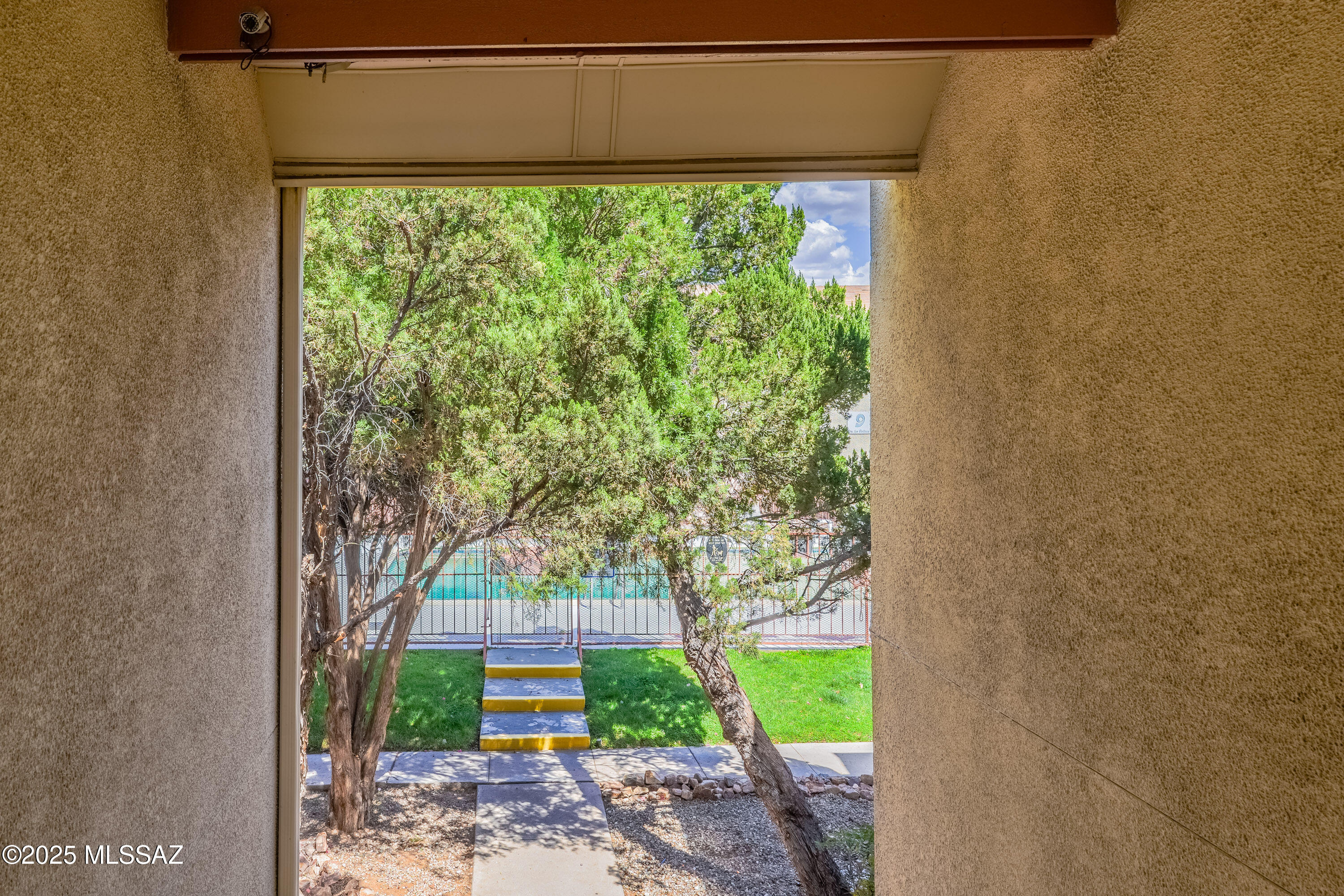 1600 N Wilmot Road 208