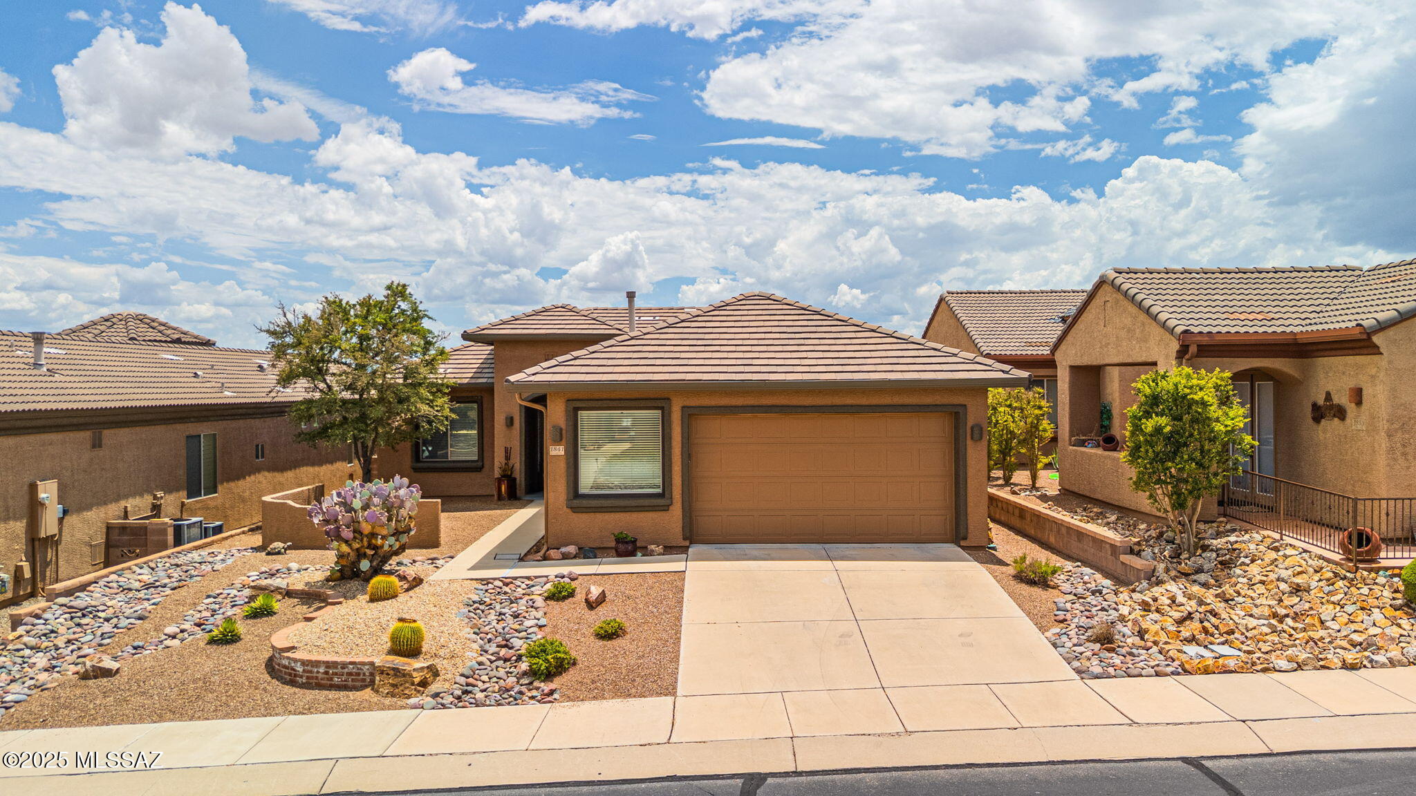 1841 W Acacia Bluffs Drive
