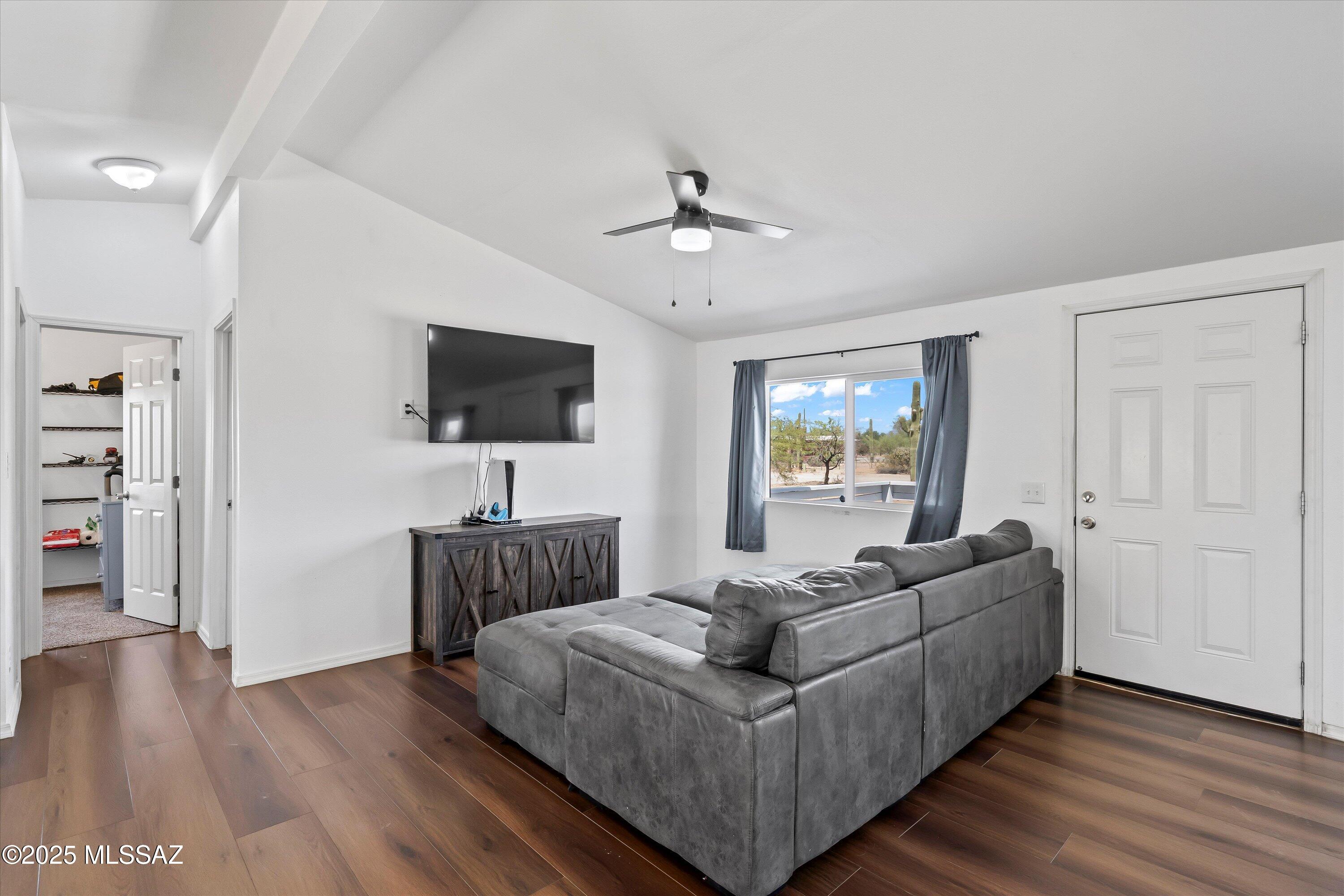 5965 N Glory Trail