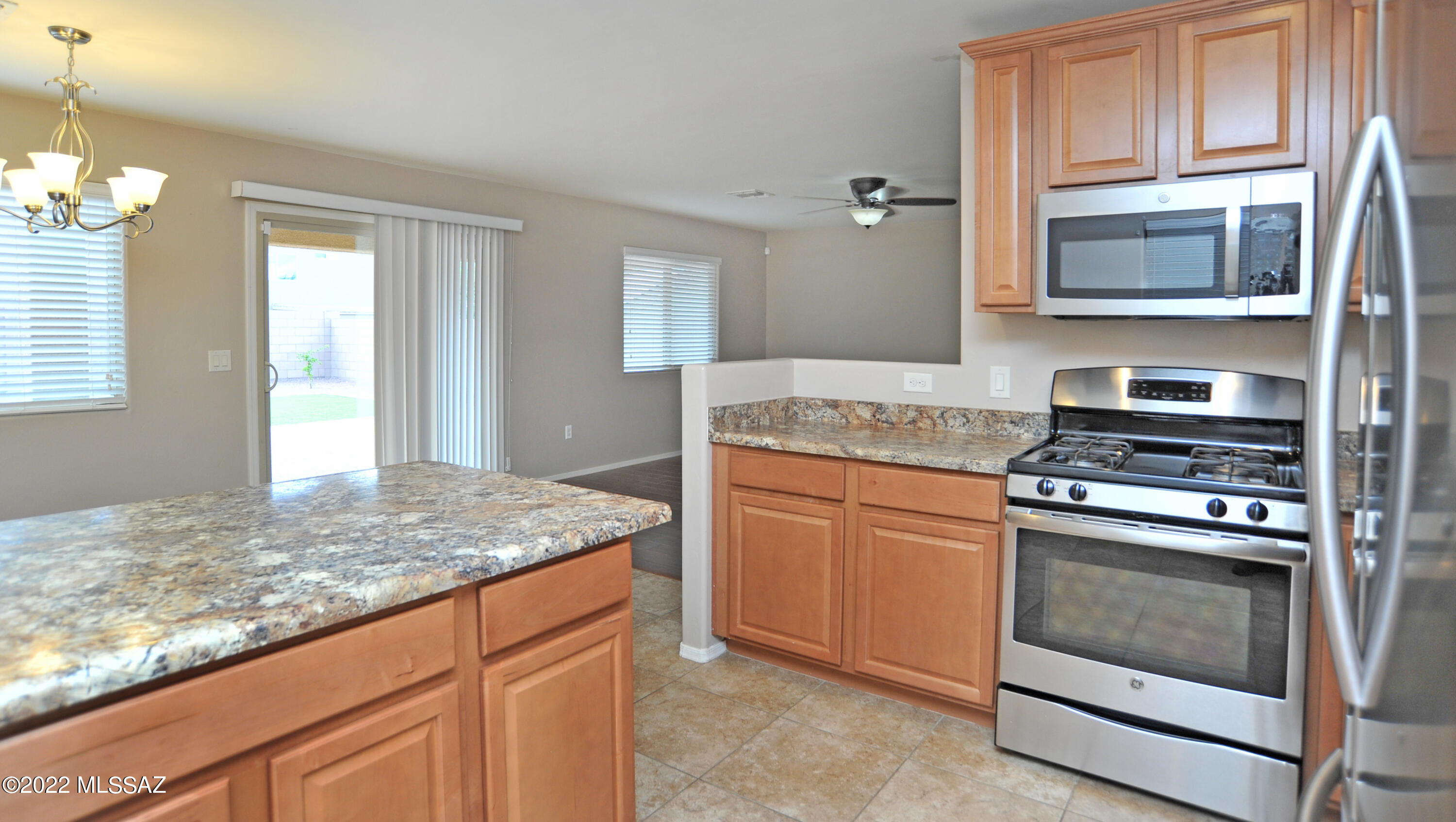 Vista Del Lago (1-123) - Residential Lease