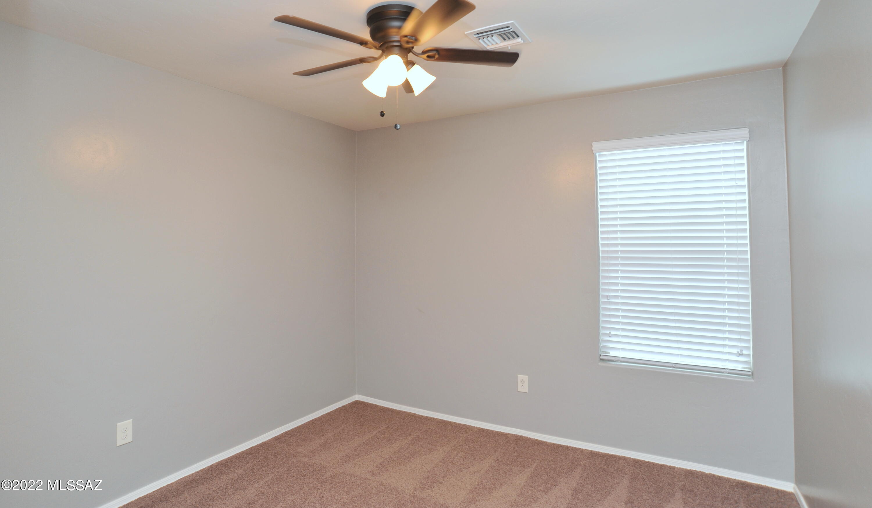 Vista Del Lago (1-123) - Residential Lease
