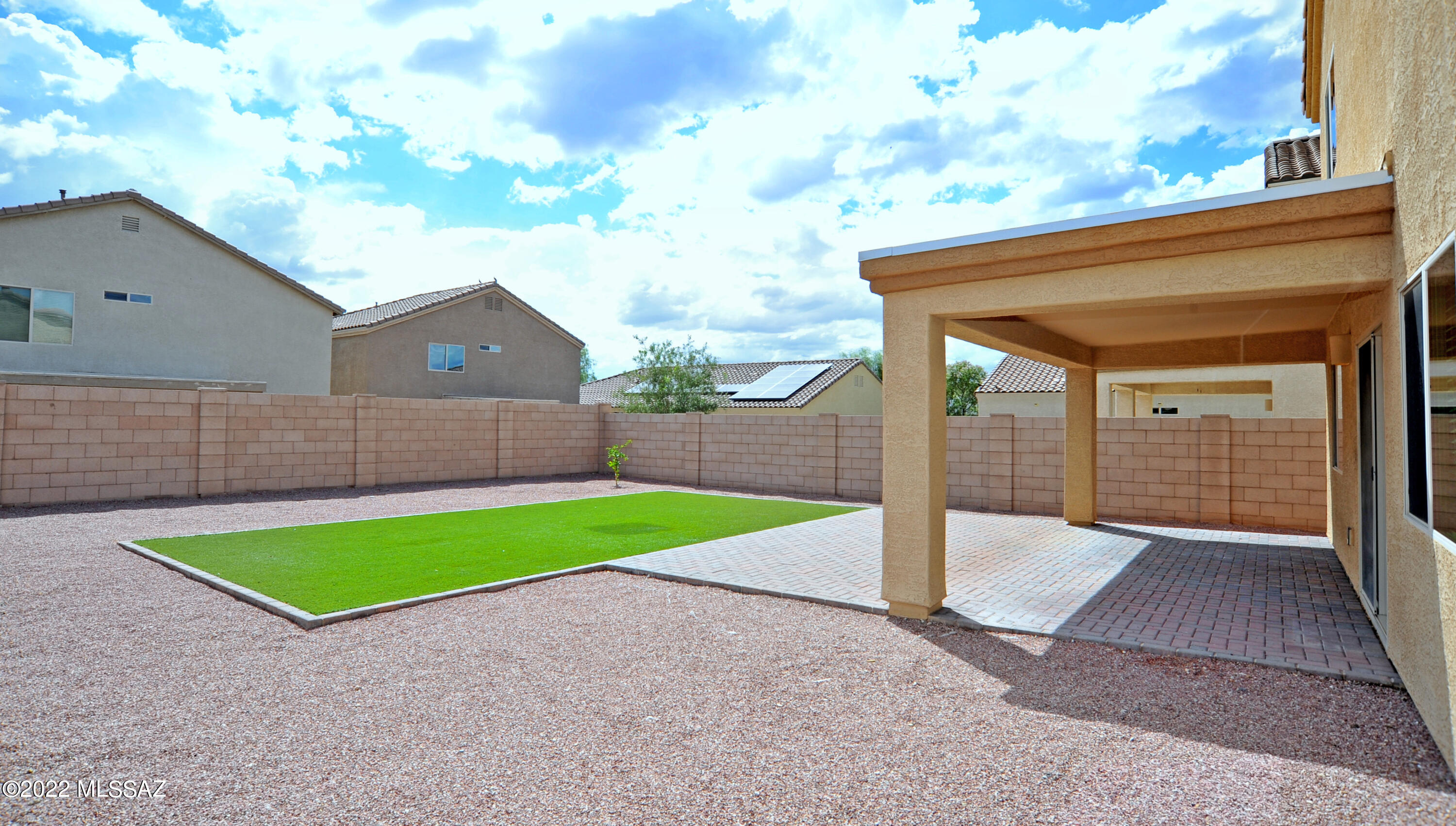 Vista Del Lago (1-123) - Residential Lease