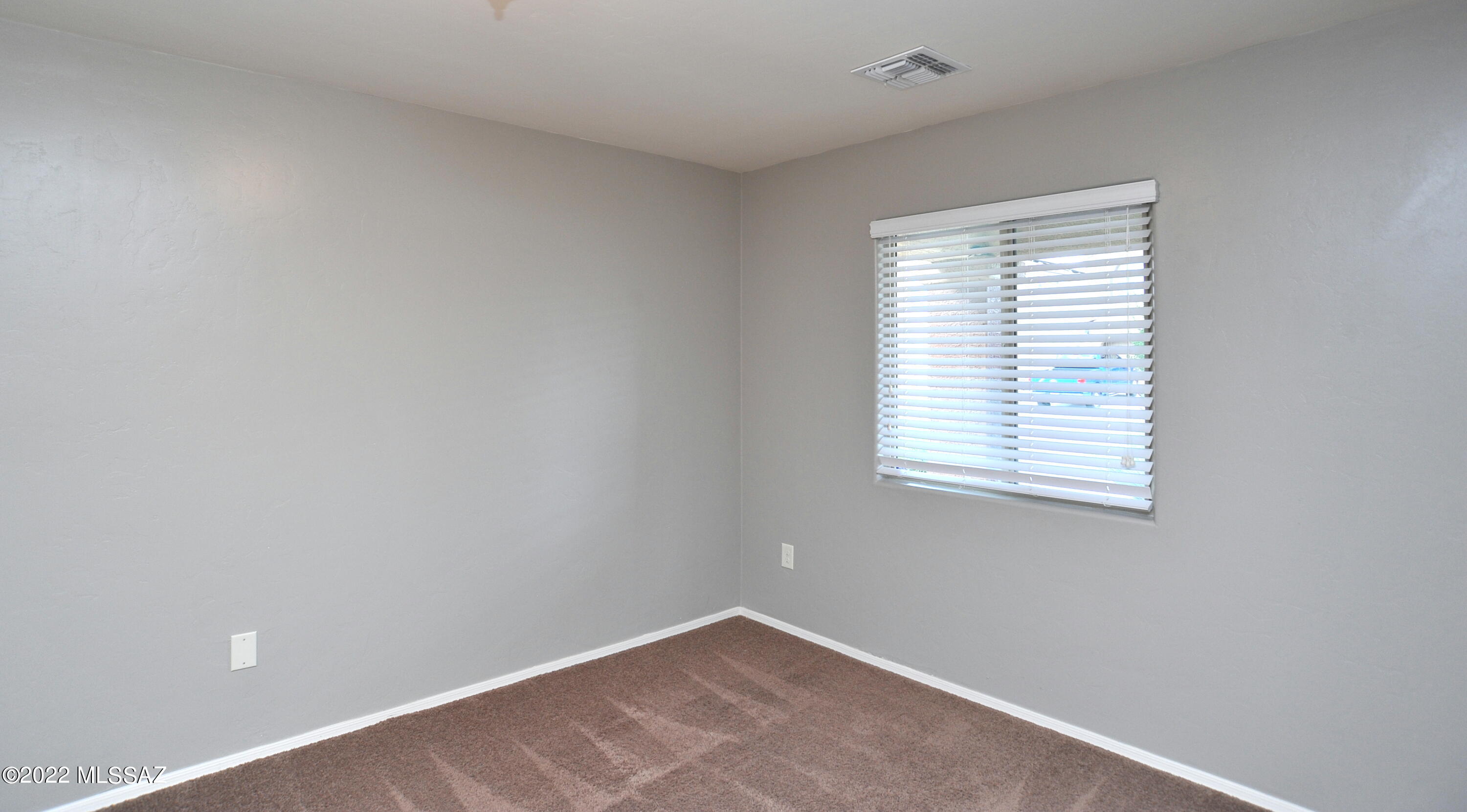 Vista Del Lago (1-123) - Residential Lease