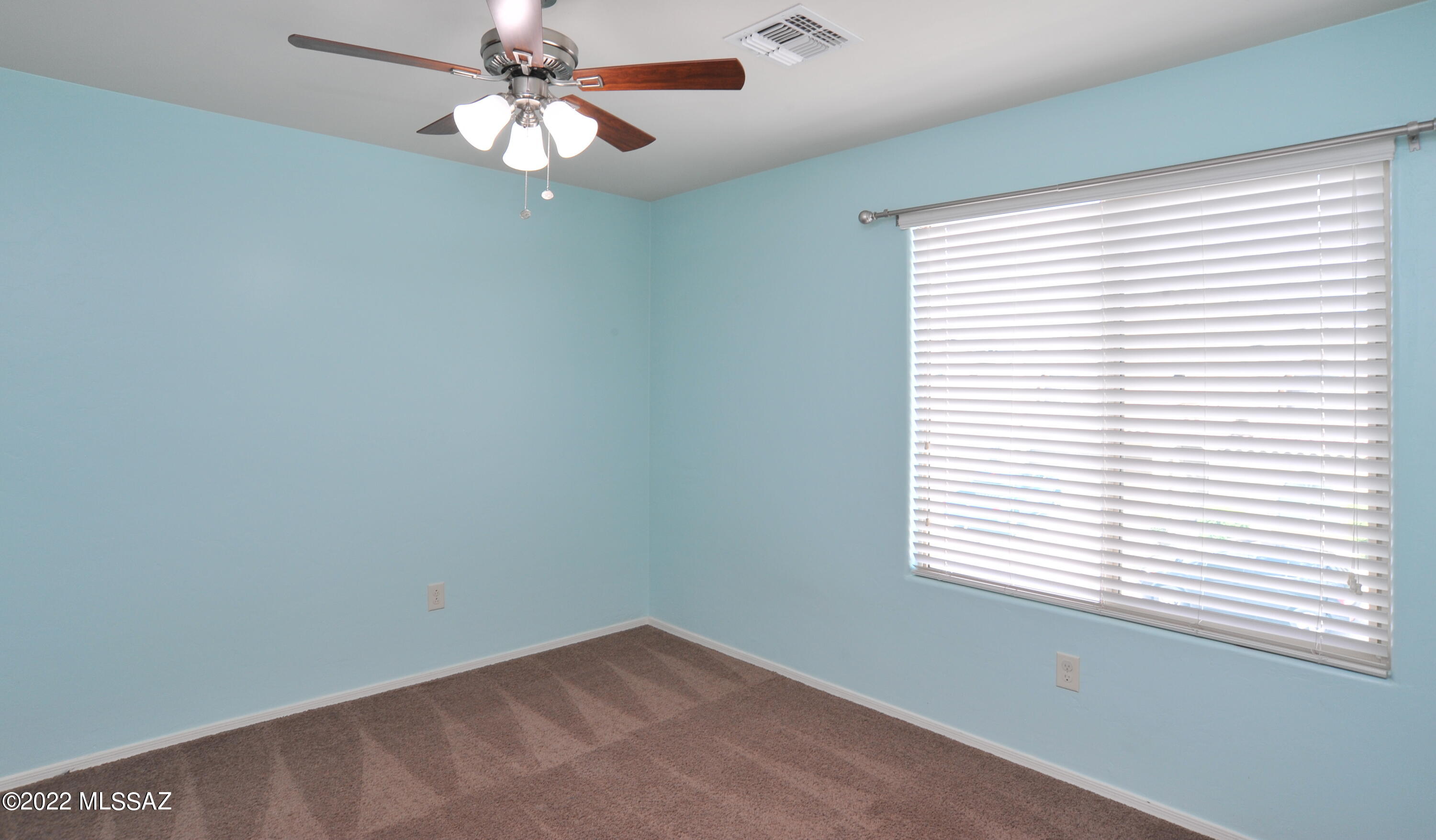 Vista Del Lago (1-123) - Residential Lease