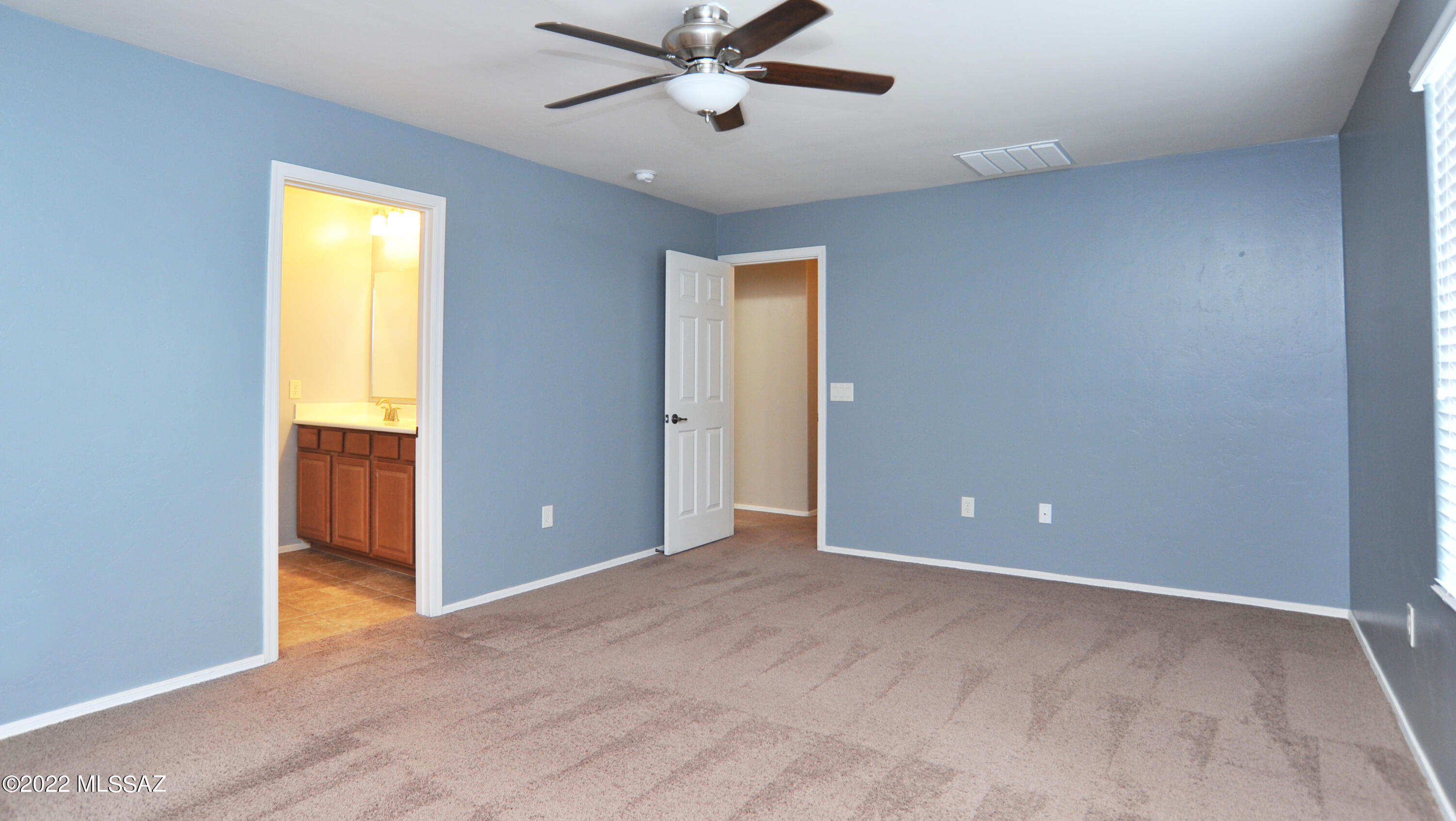 Vista Del Lago (1-123) - Residential Lease