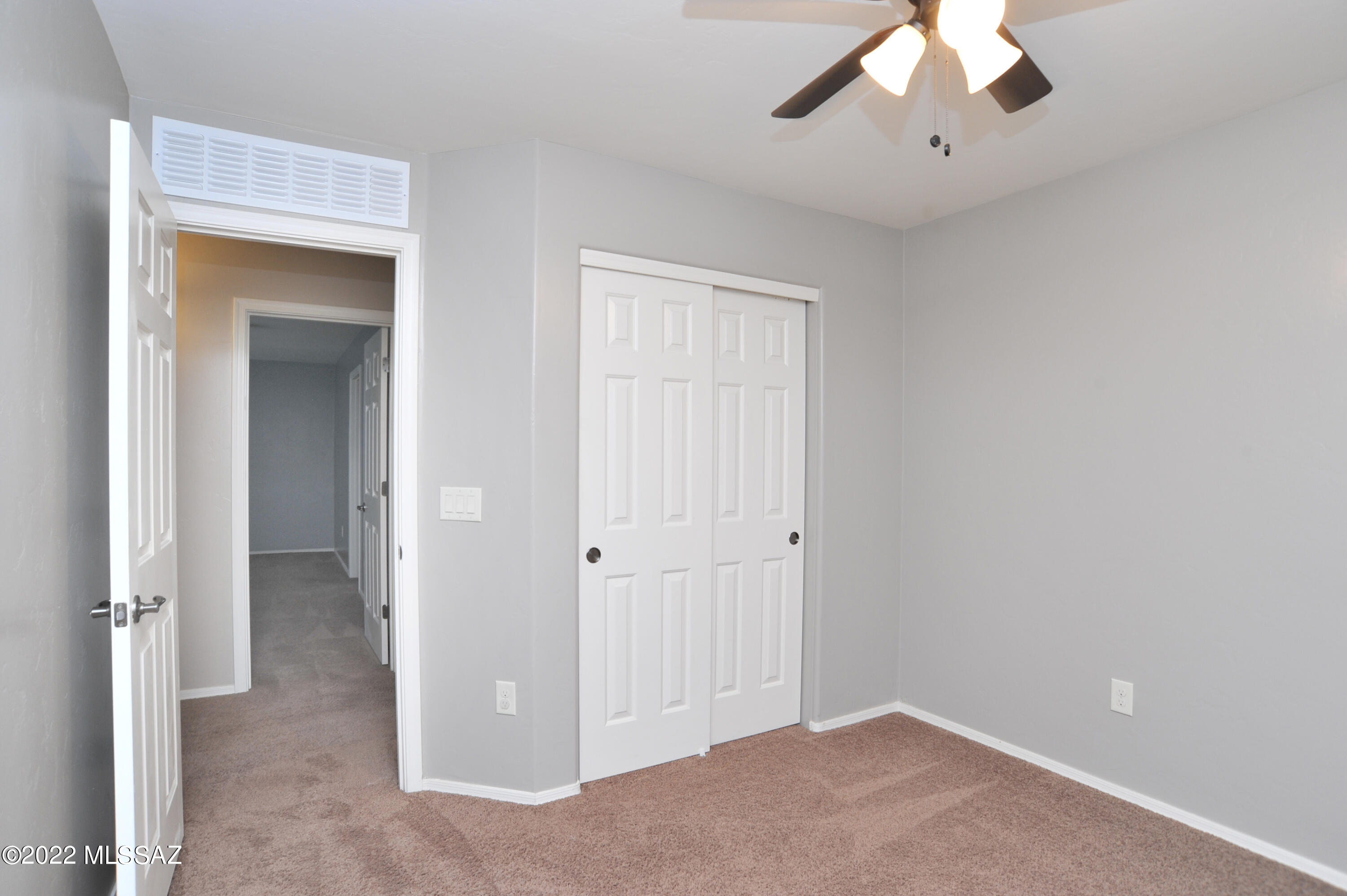 Vista Del Lago (1-123) - Residential Lease