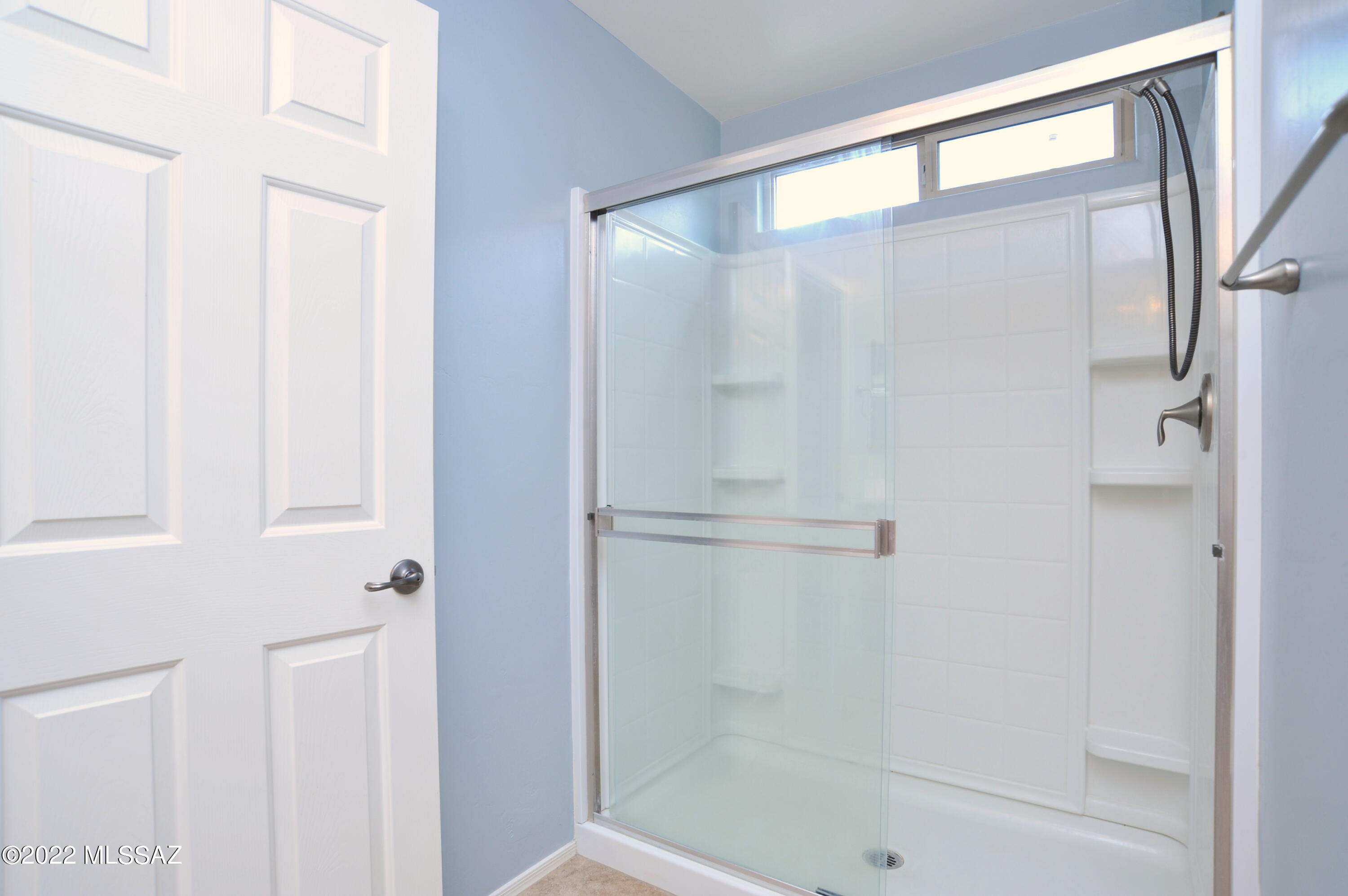 Vista Del Lago (1-123) - Residential Lease