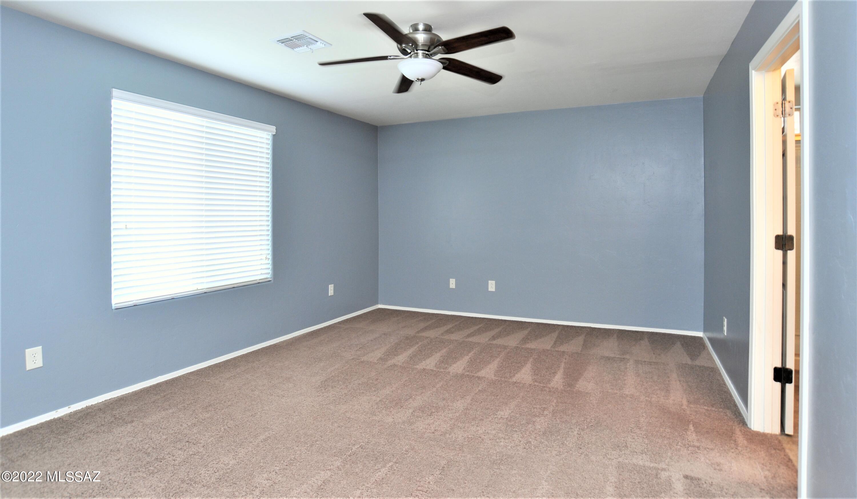 Vista Del Lago (1-123) - Residential Lease