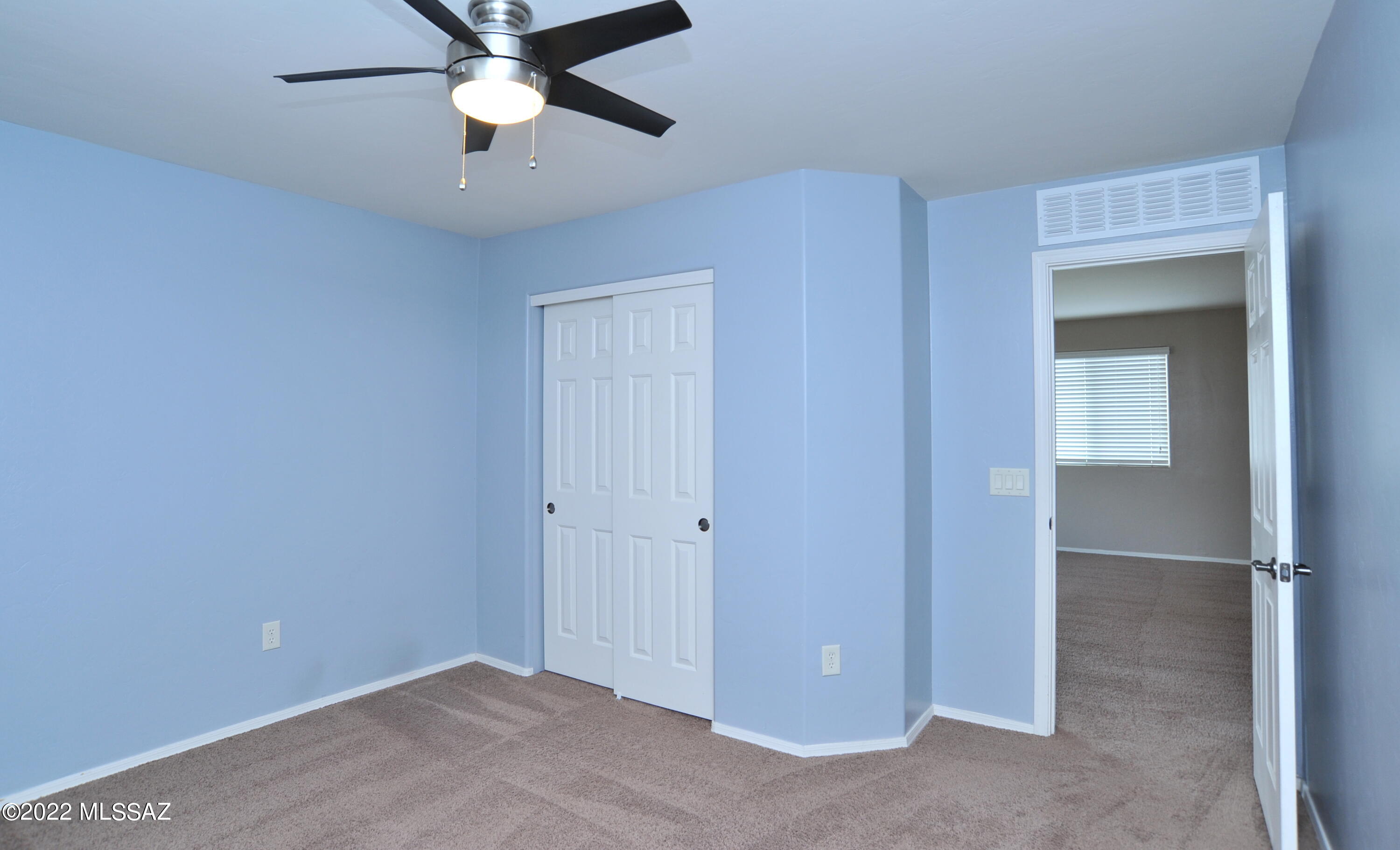Vista Del Lago (1-123) - Residential Lease