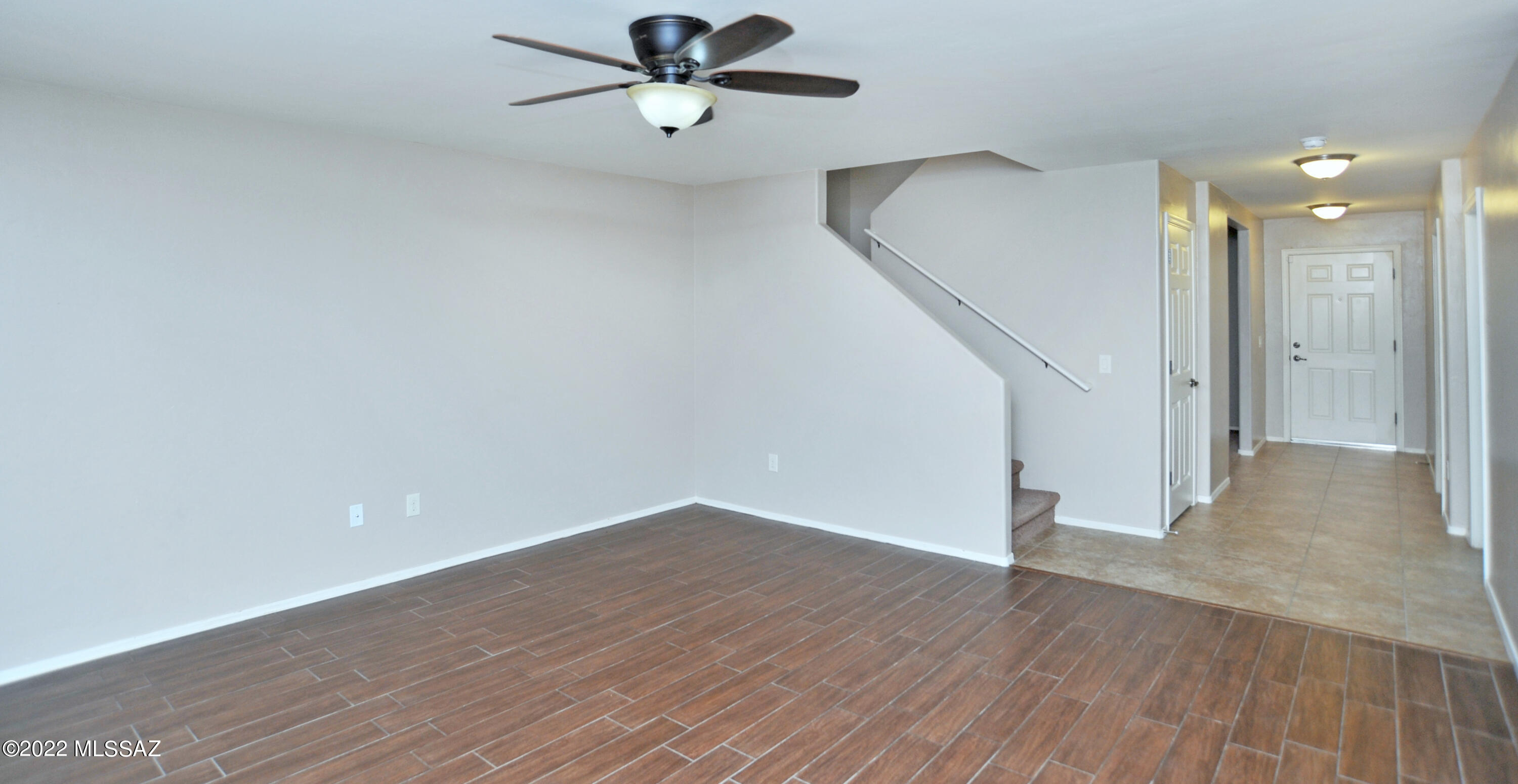 Vista Del Lago (1-123) - Residential Lease