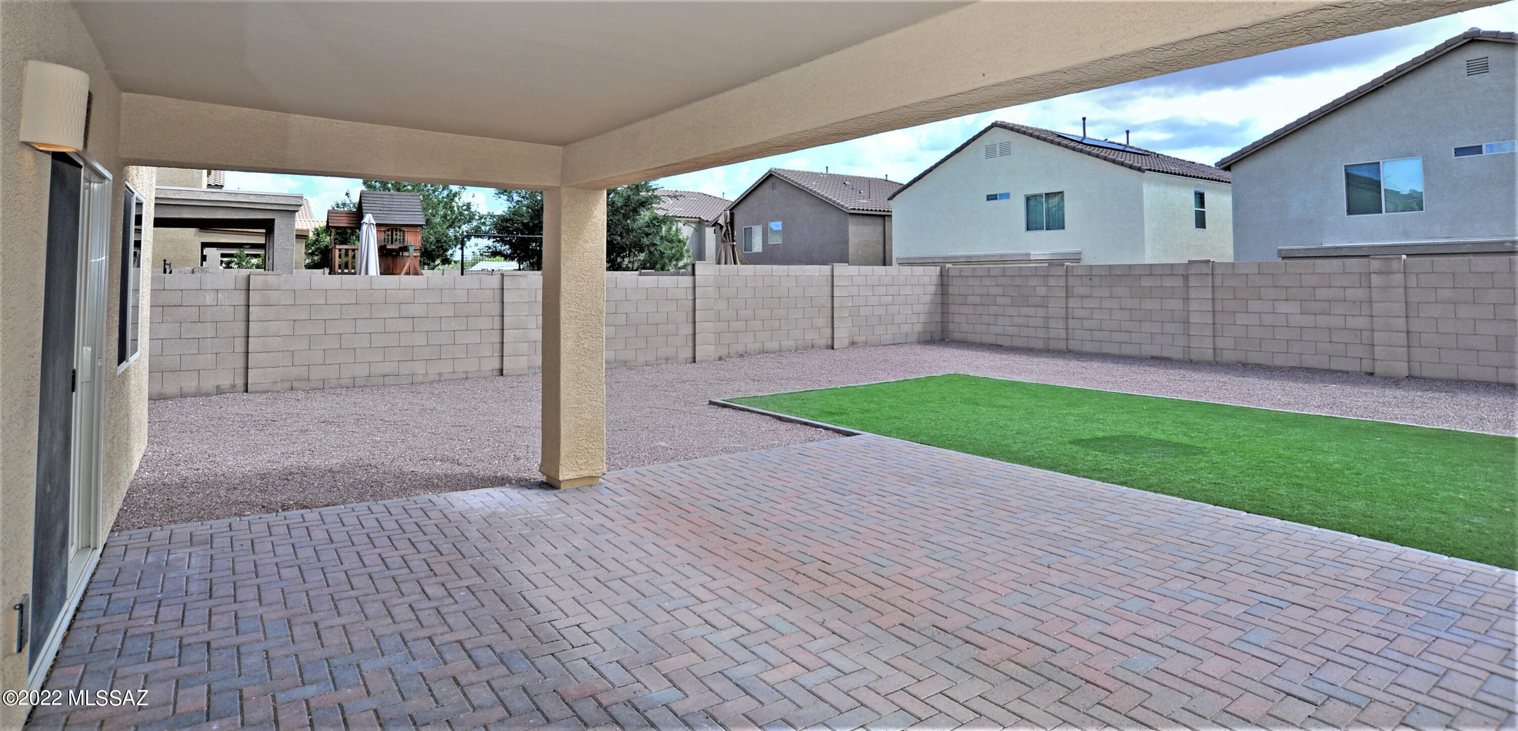 Vista Del Lago (1-123) - Residential Lease