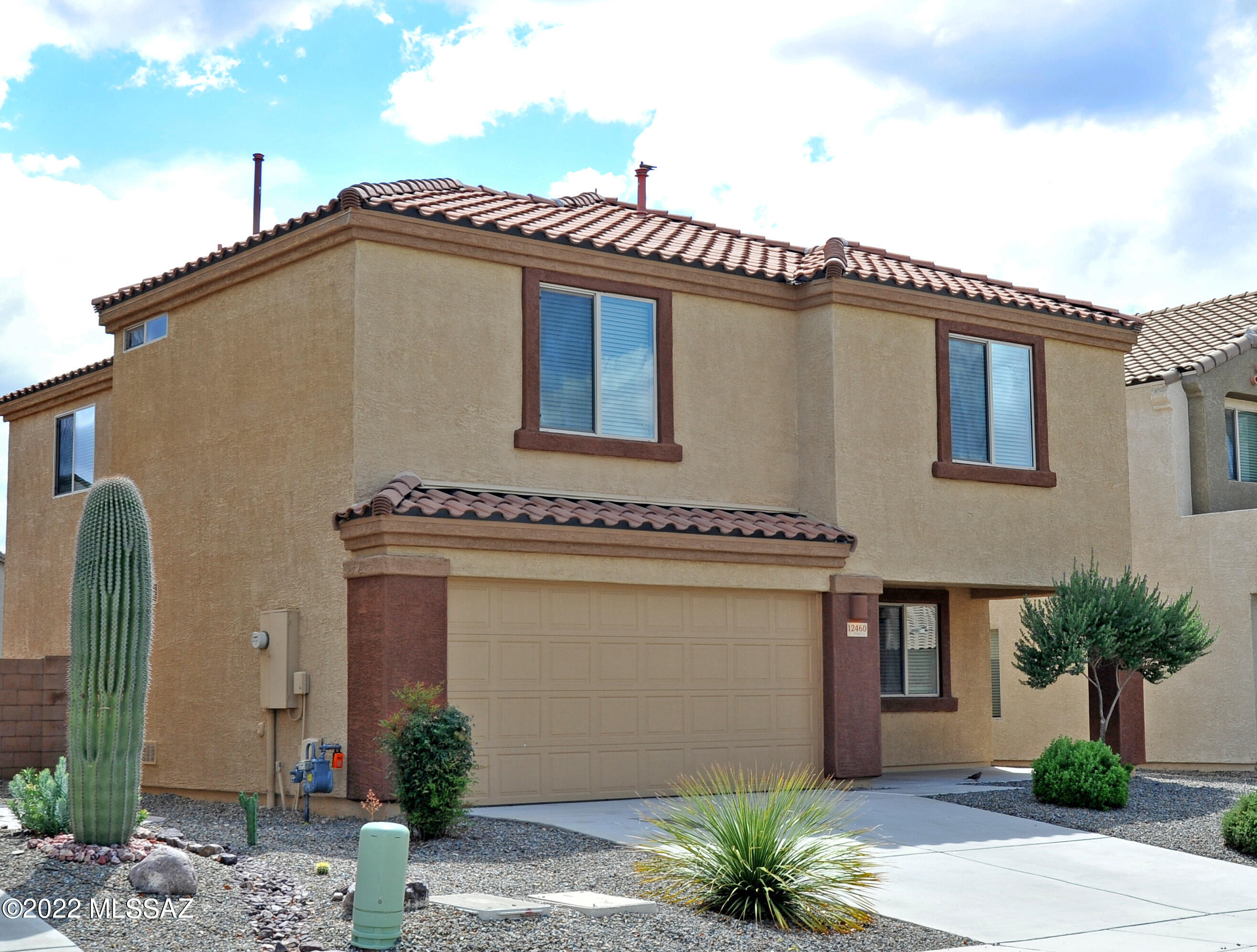 Vista Del Lago (1-123) - Residential Lease