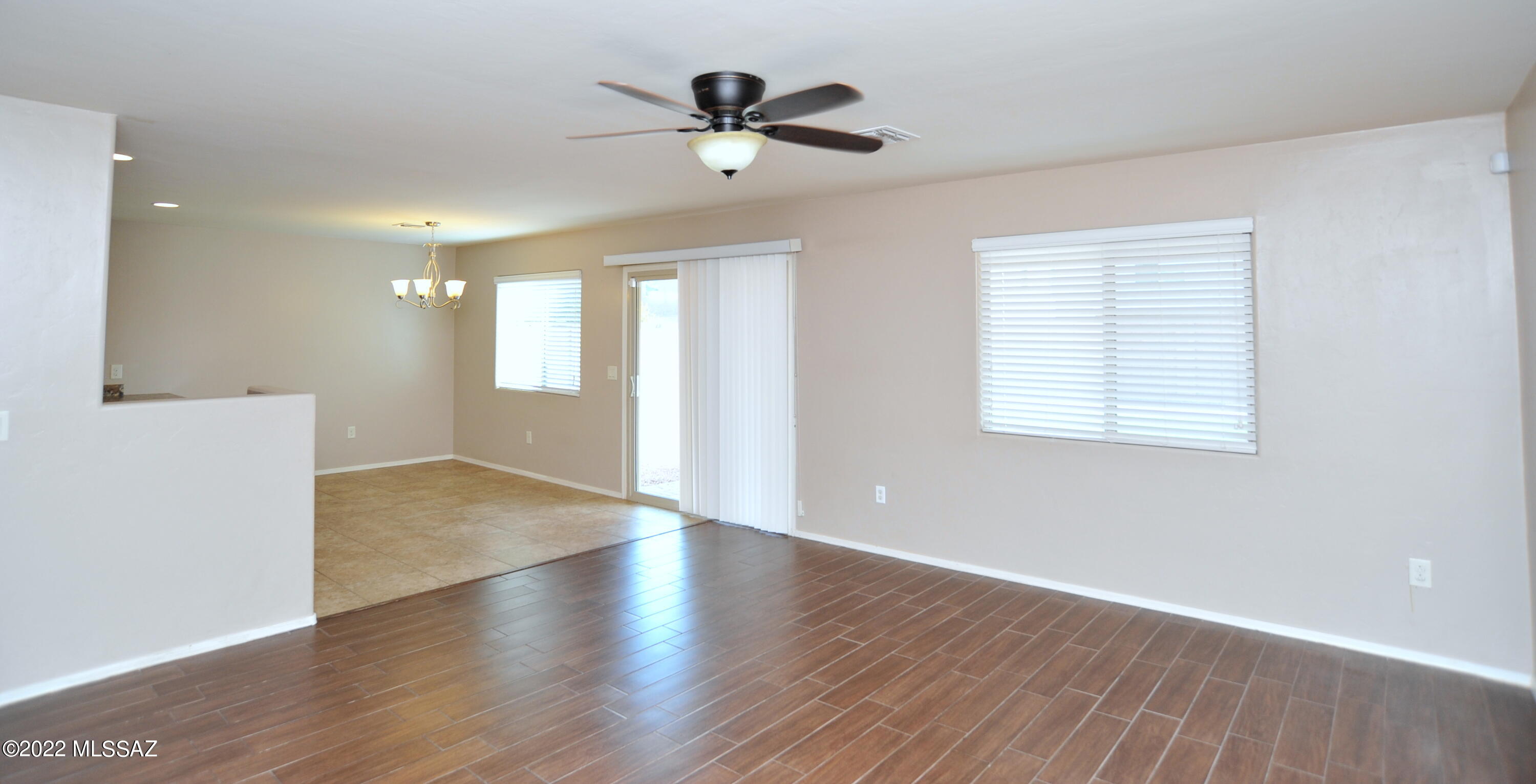 Vista Del Lago (1-123) - Residential Lease