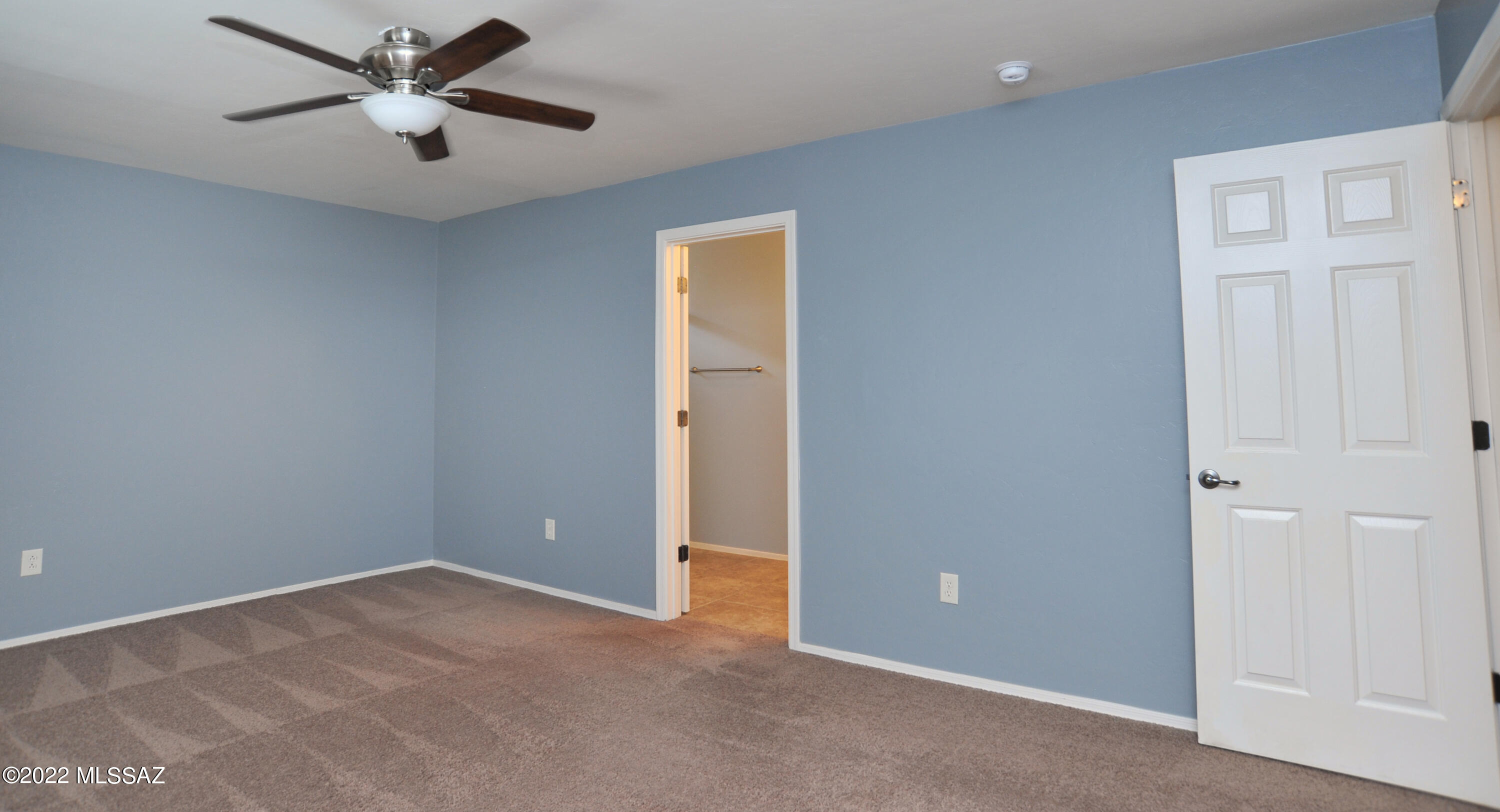 Vista Del Lago (1-123) - Residential Lease