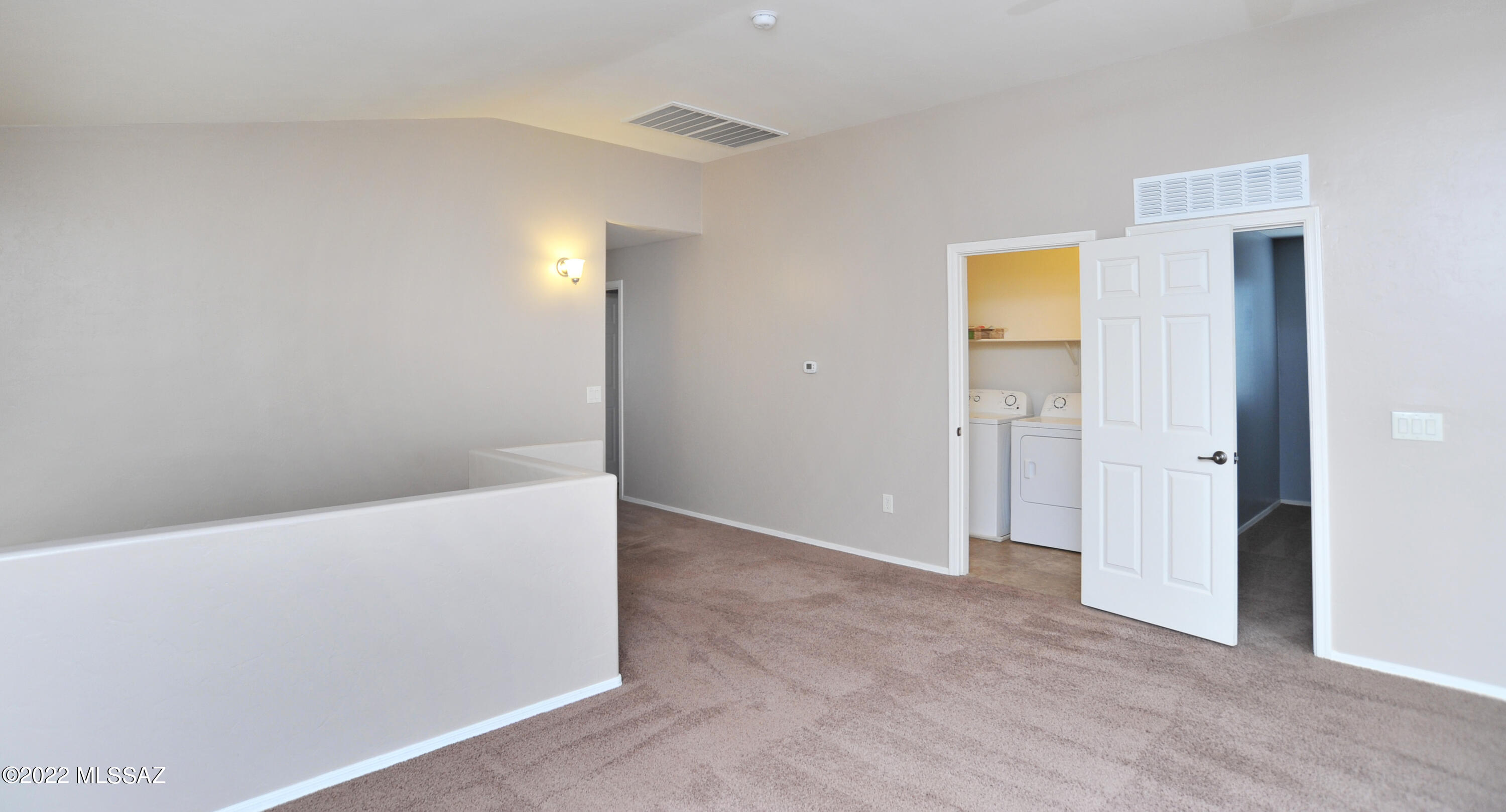 Vista Del Lago (1-123) - Residential Lease