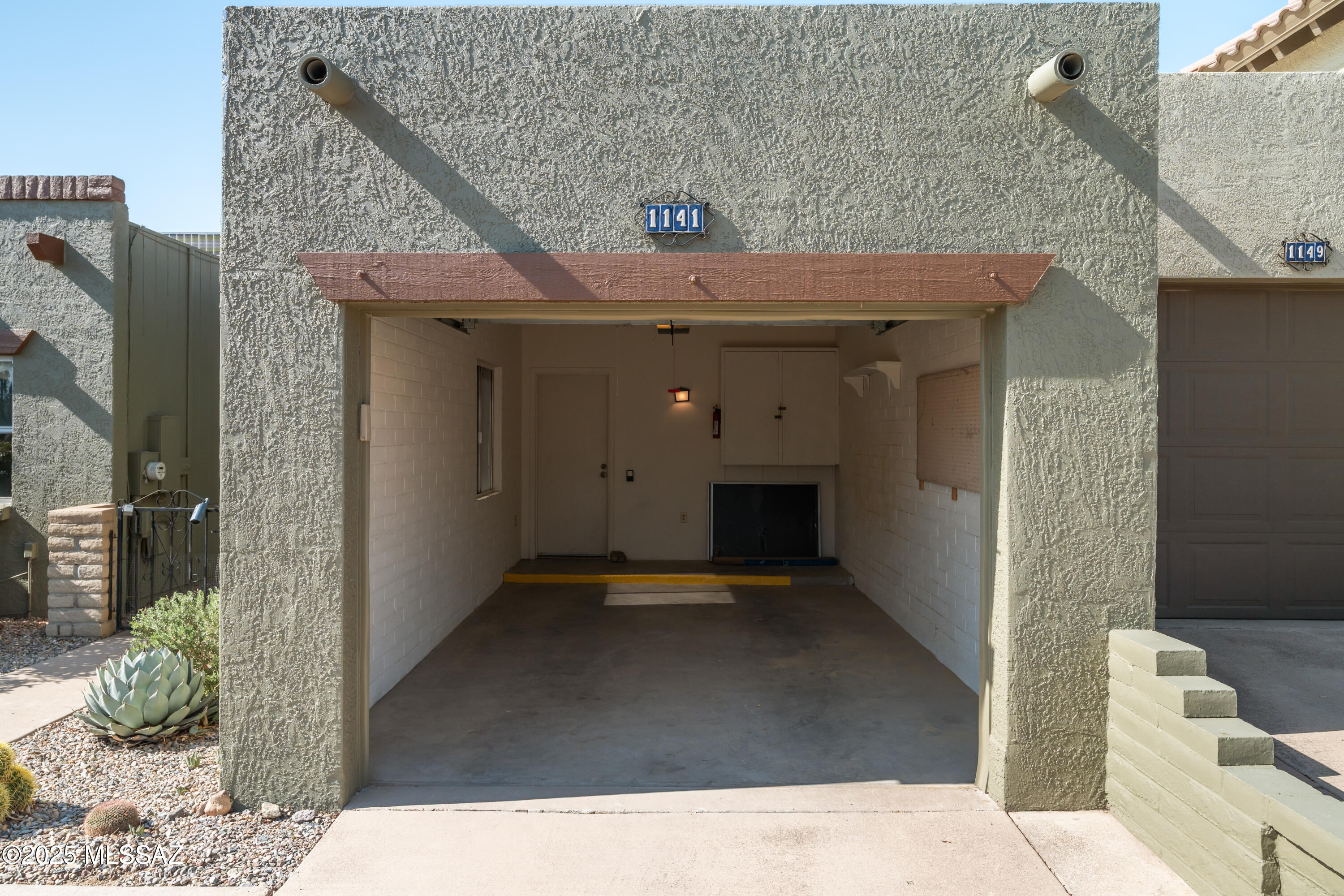 1141 W Camino Sagasta