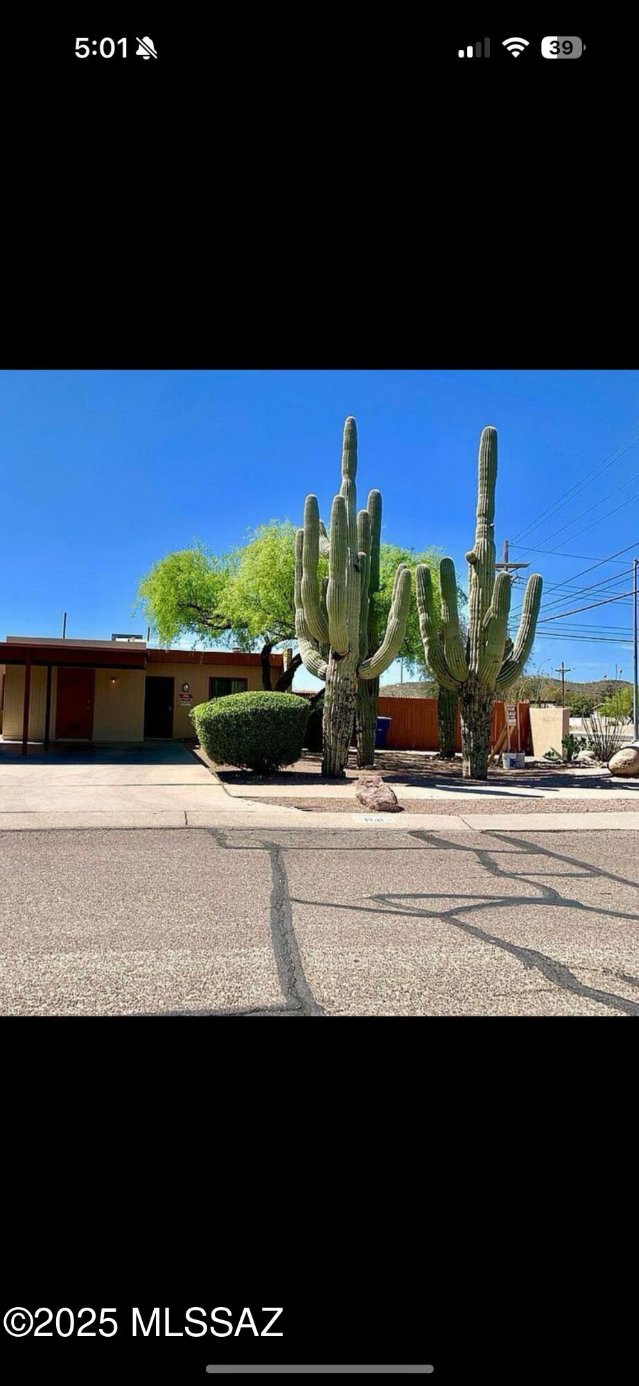 1741 W Calle Del Rey