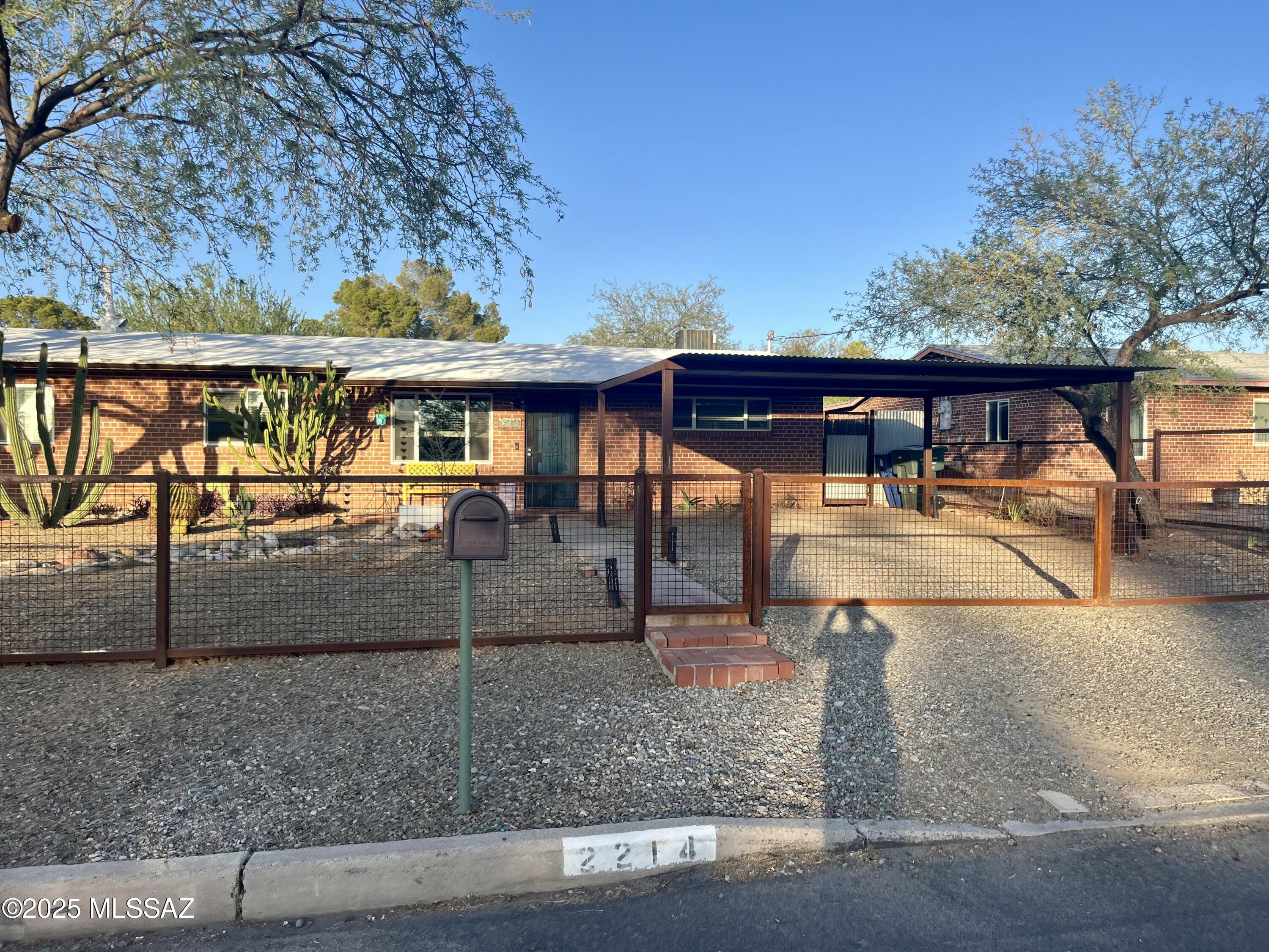 2214 N Richey Boulevard