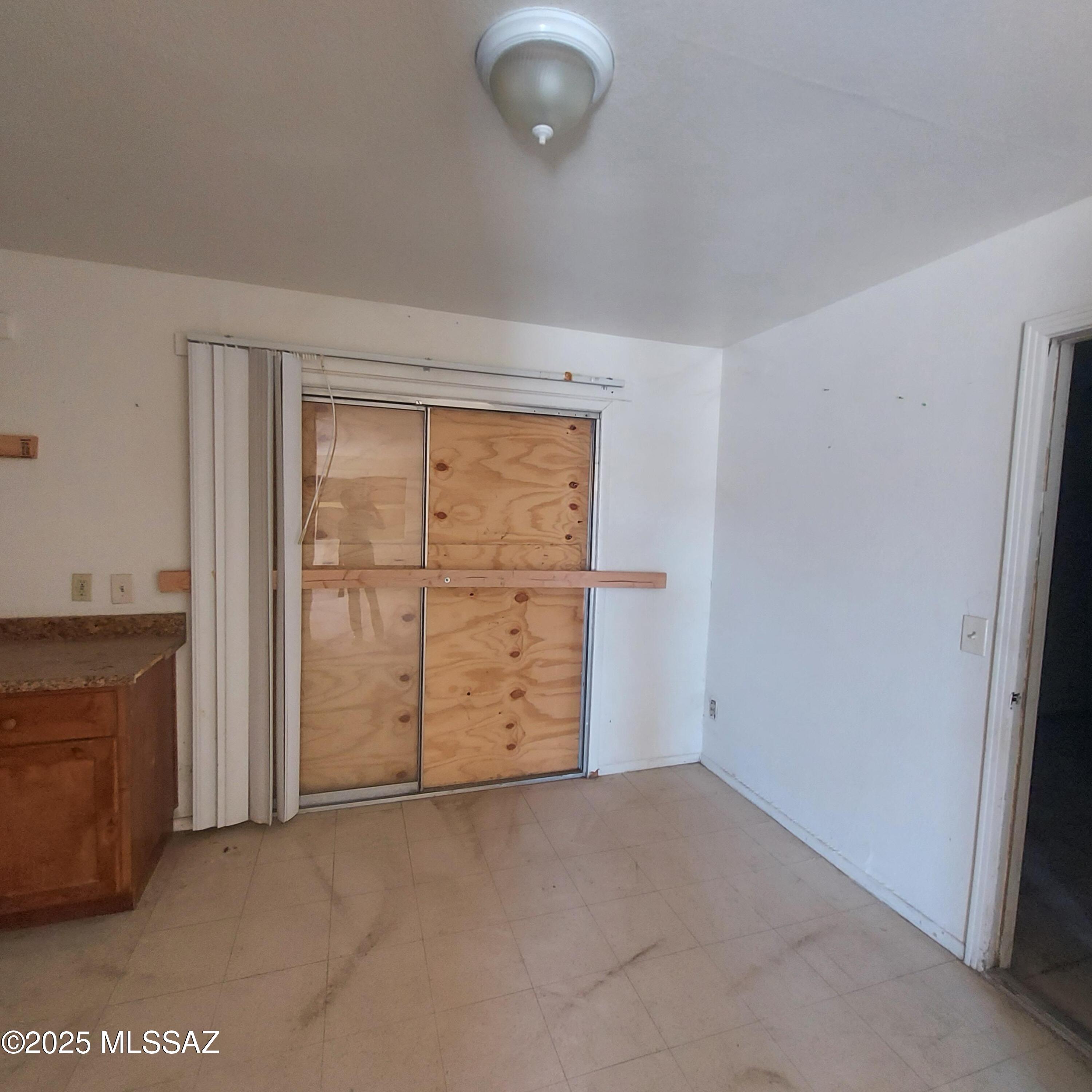 1914 W Cord Wood Court