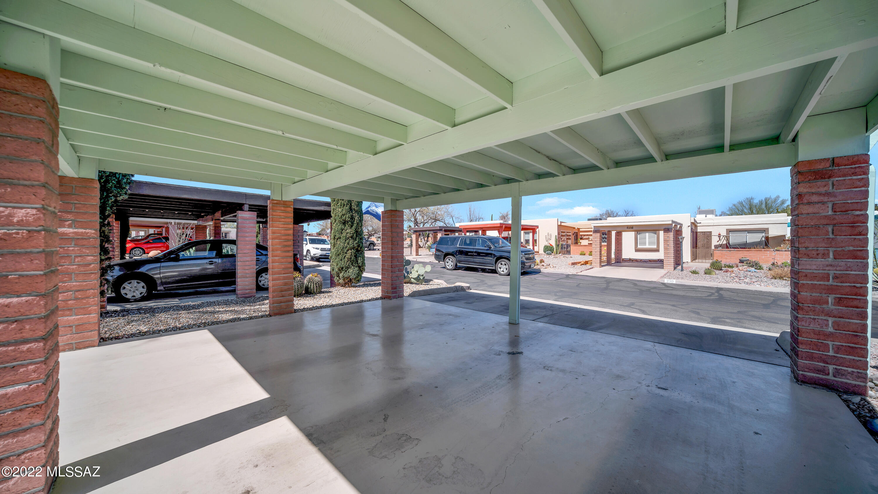 Green Valley Townhouses NO.7 - Residential