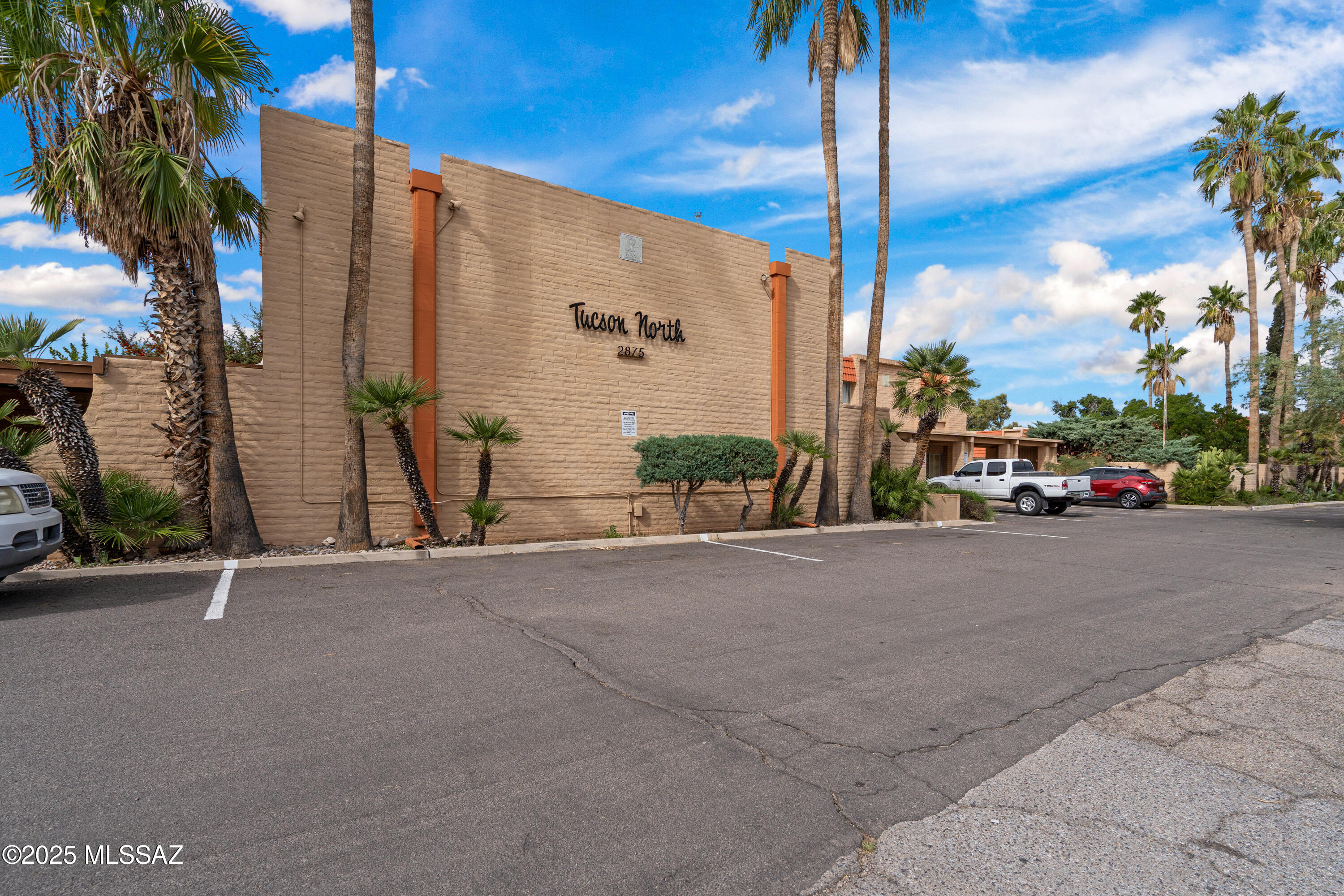 2875 N Tucson Boulevard 24