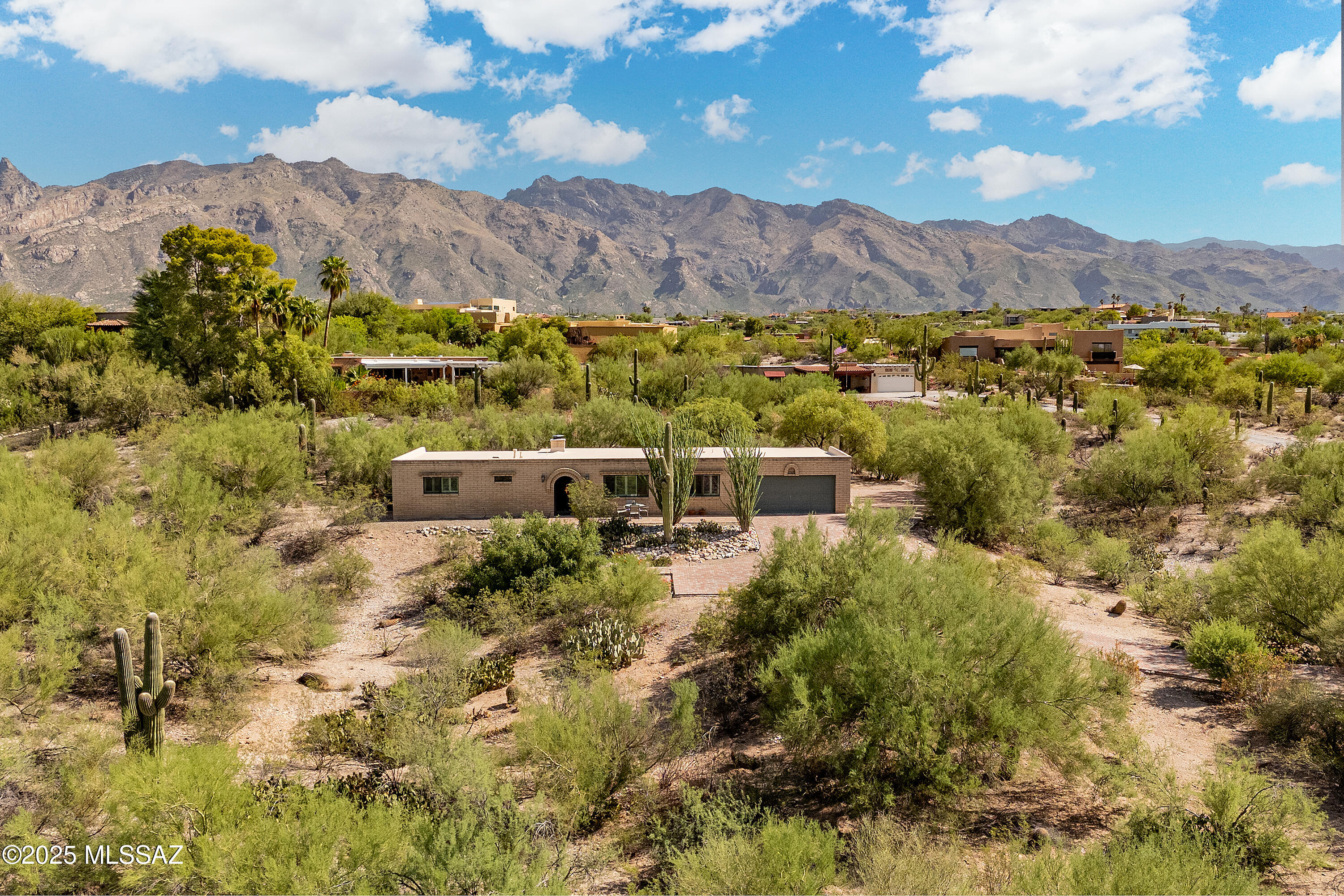 4861 E Paseo Del Bac