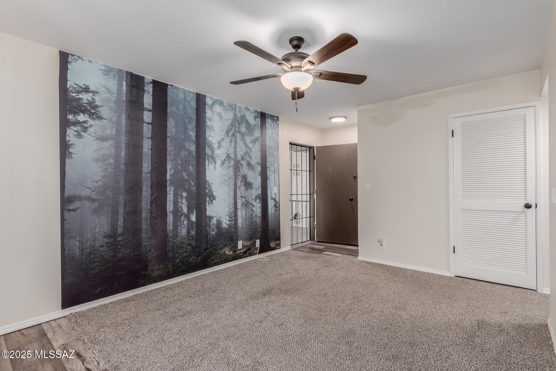 1366 S Avenida Polar G205