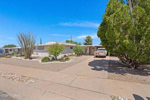 A home in Corona de Tucson