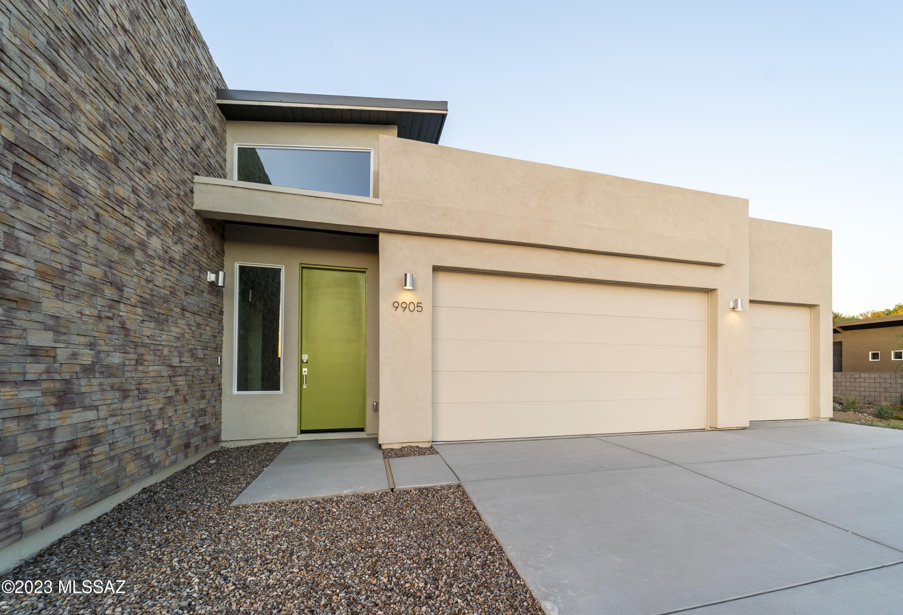 9905 S Rolling Water Drive