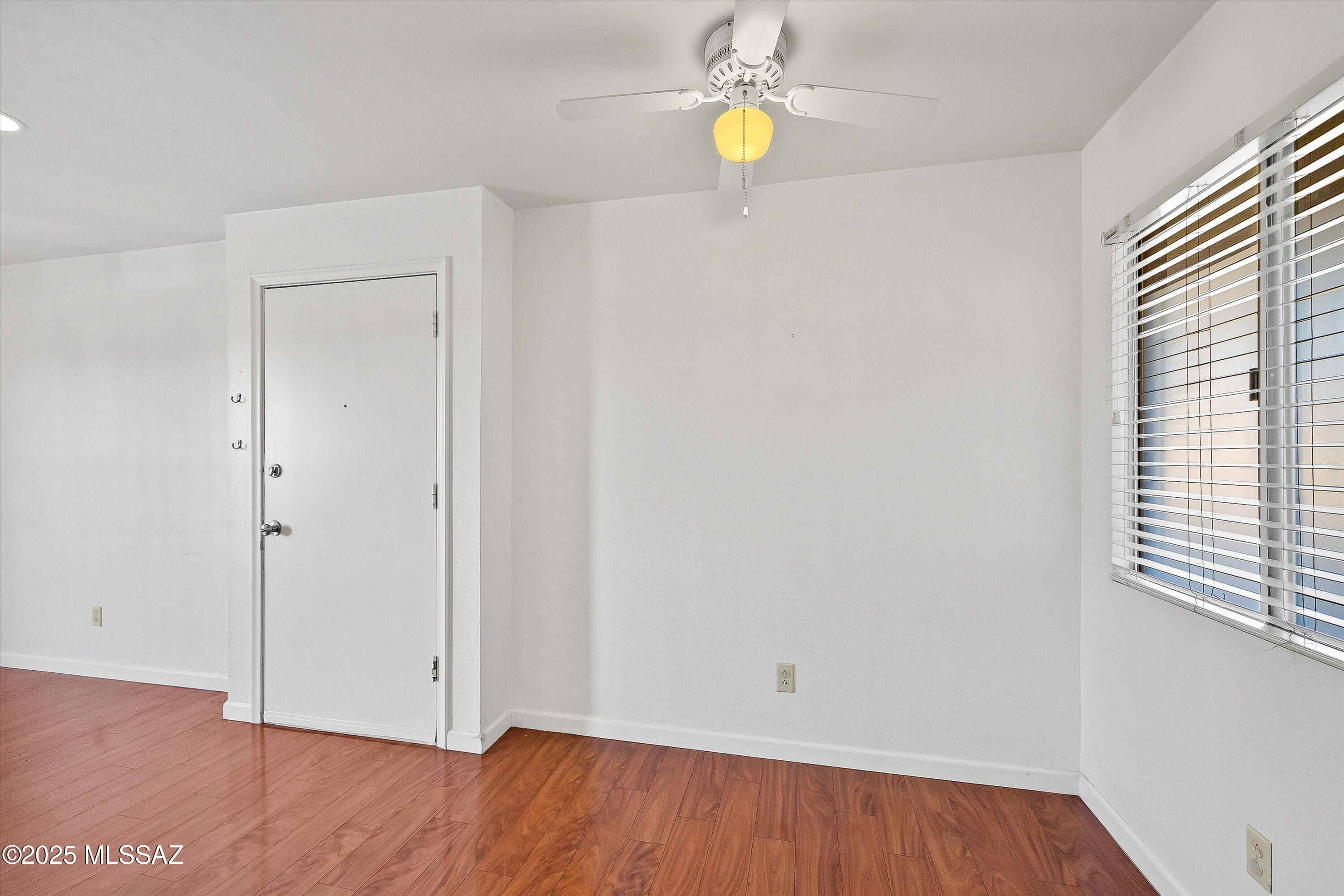 1810 E Blacklidge Drive 511