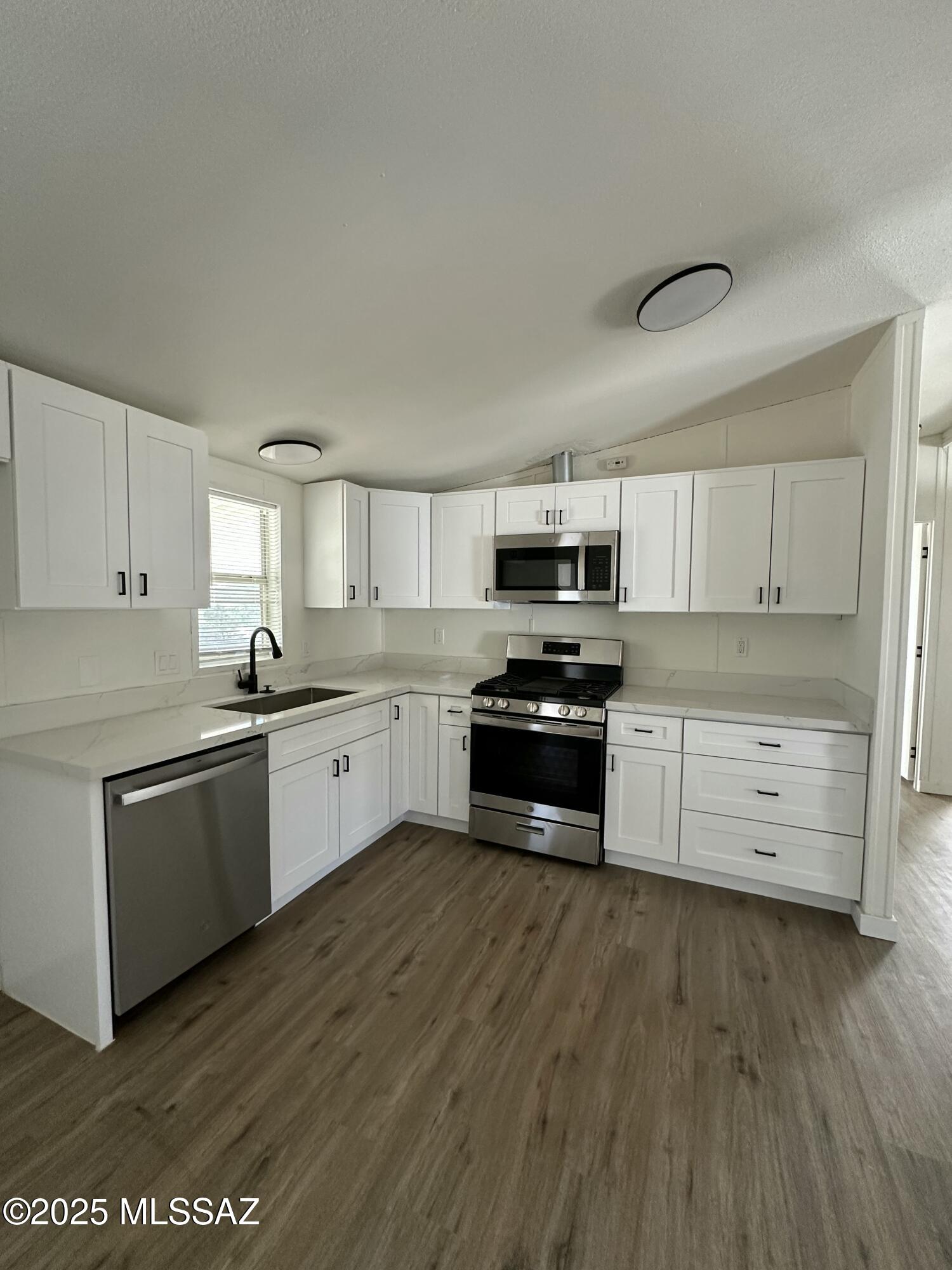 201 N Catalina Avenue